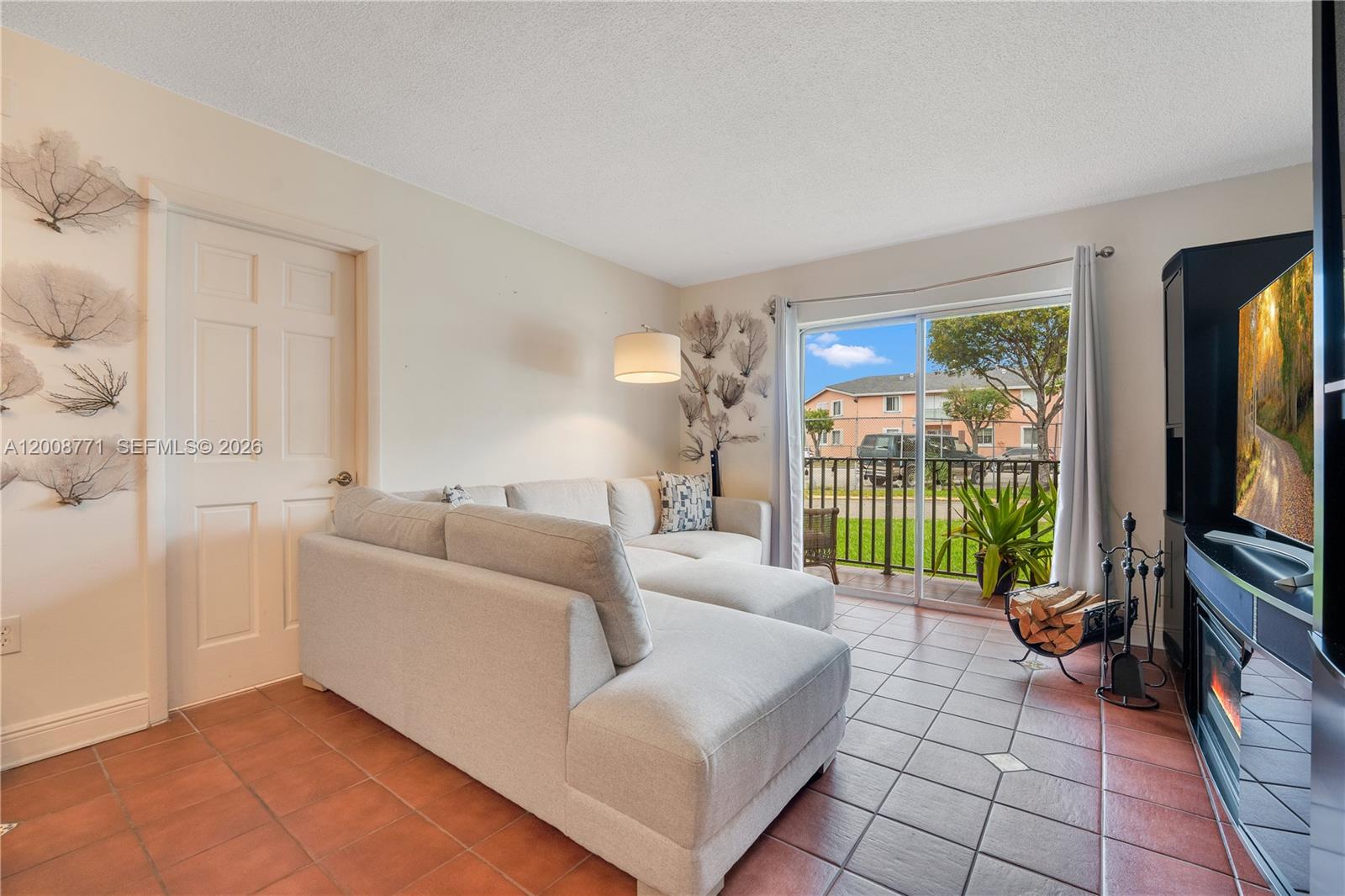 SUNSET VILLAS NO 3 CONDO - Residential