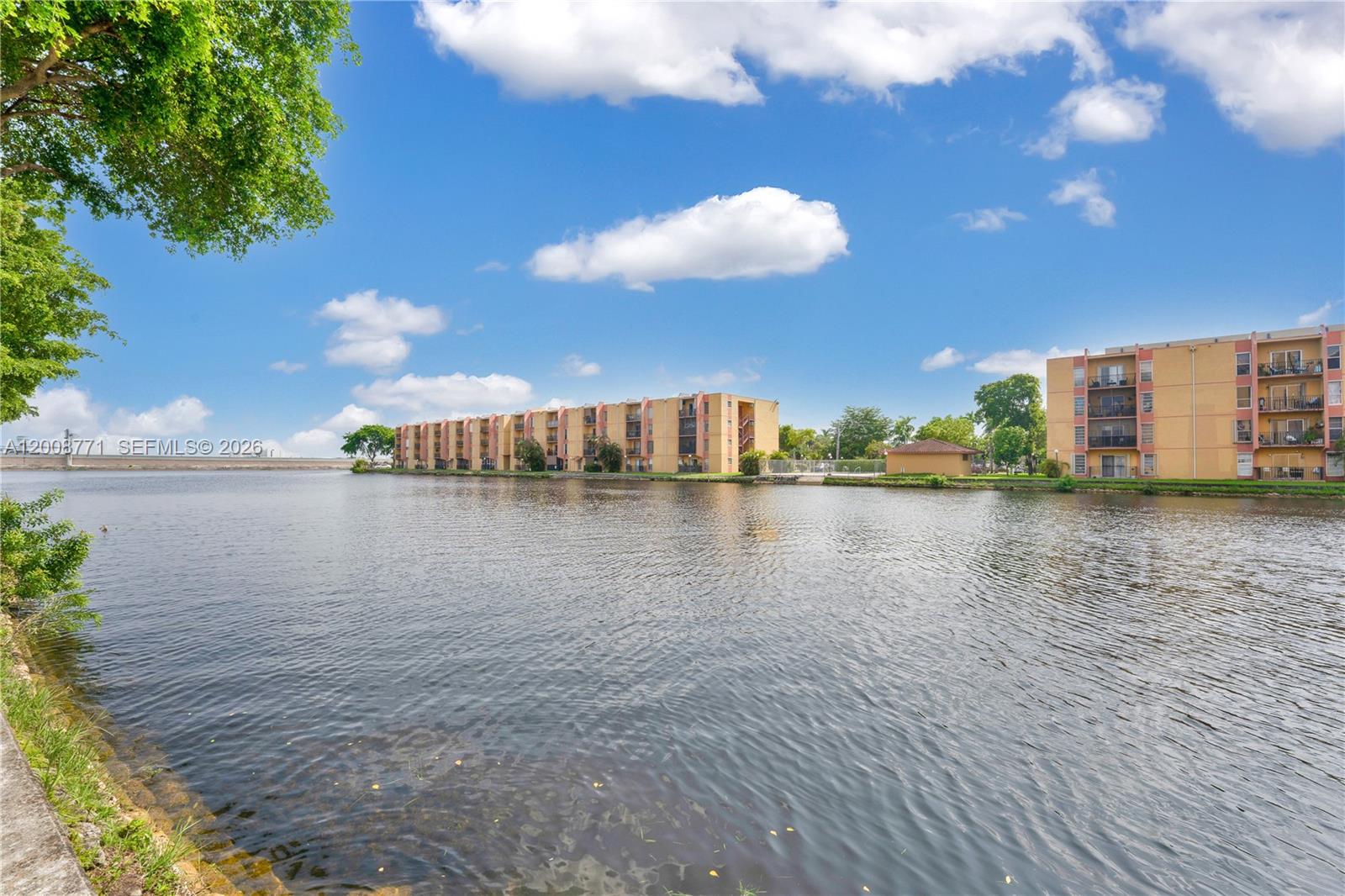 SUNSET VILLAS NO 3 CONDO - Residential