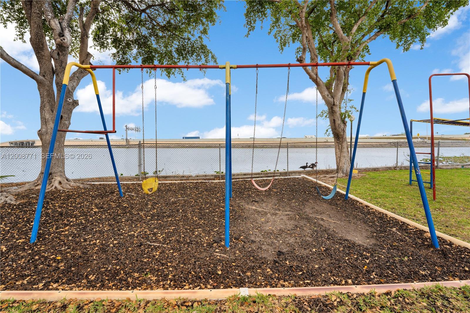 SUNSET VILLAS NO 3 CONDO - Residential