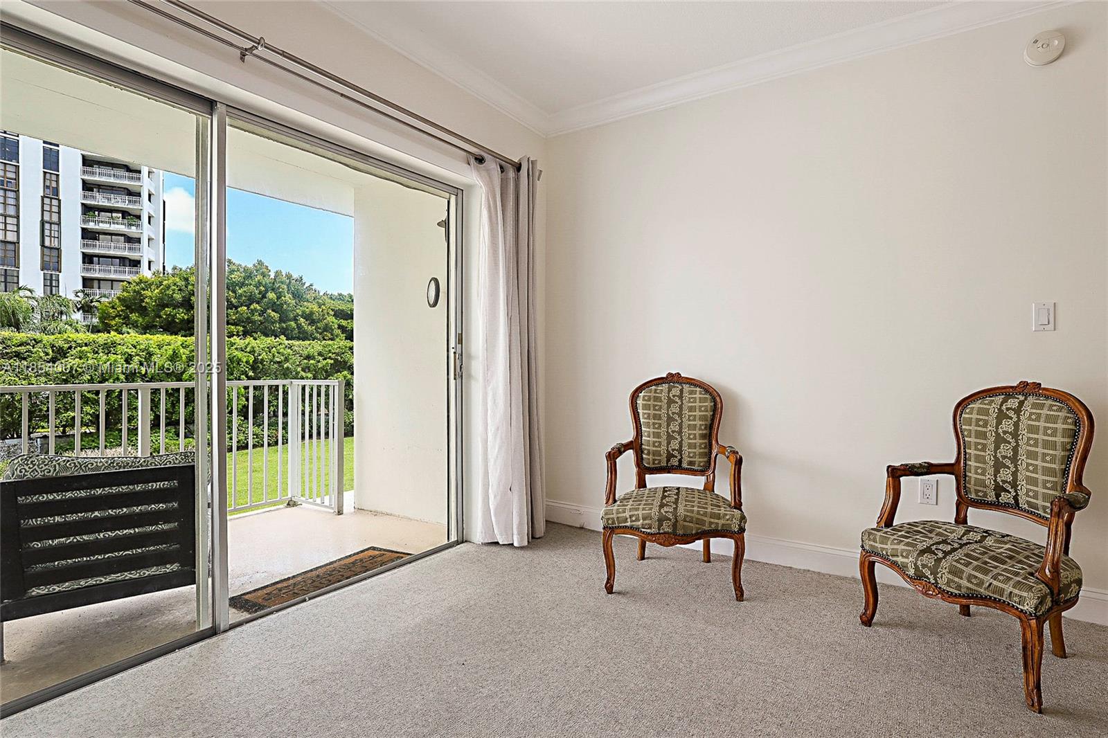 THE SHORES CONDO - Residential