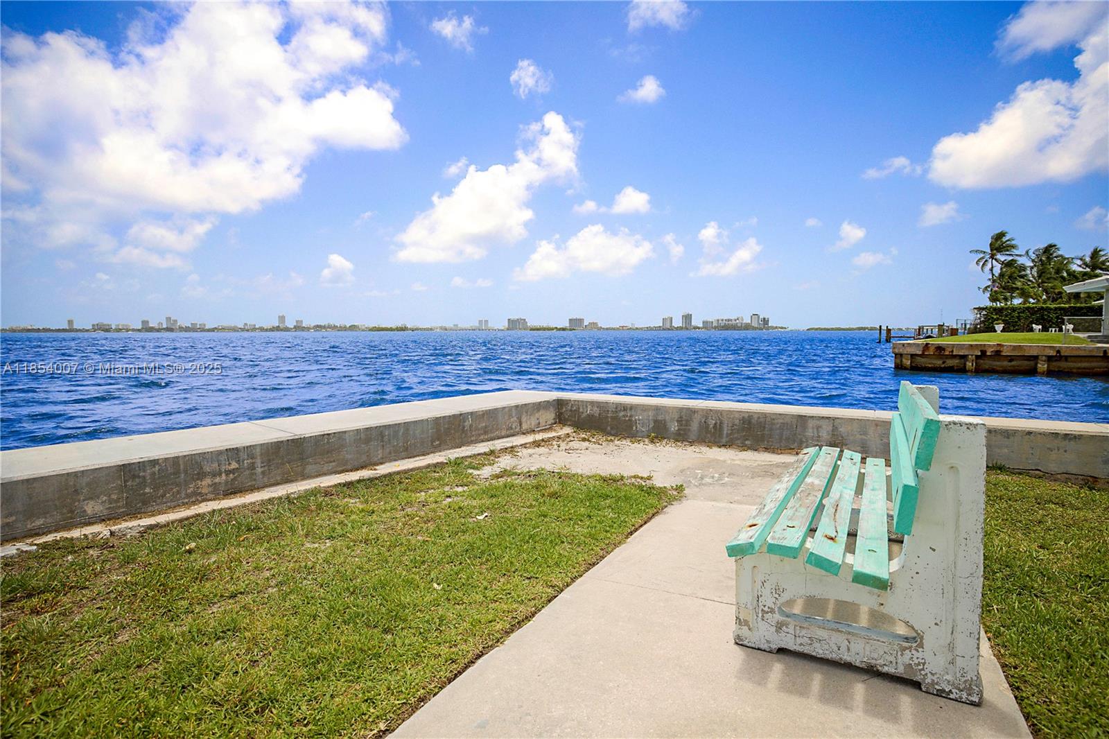 THE SHORES CONDO - Residential