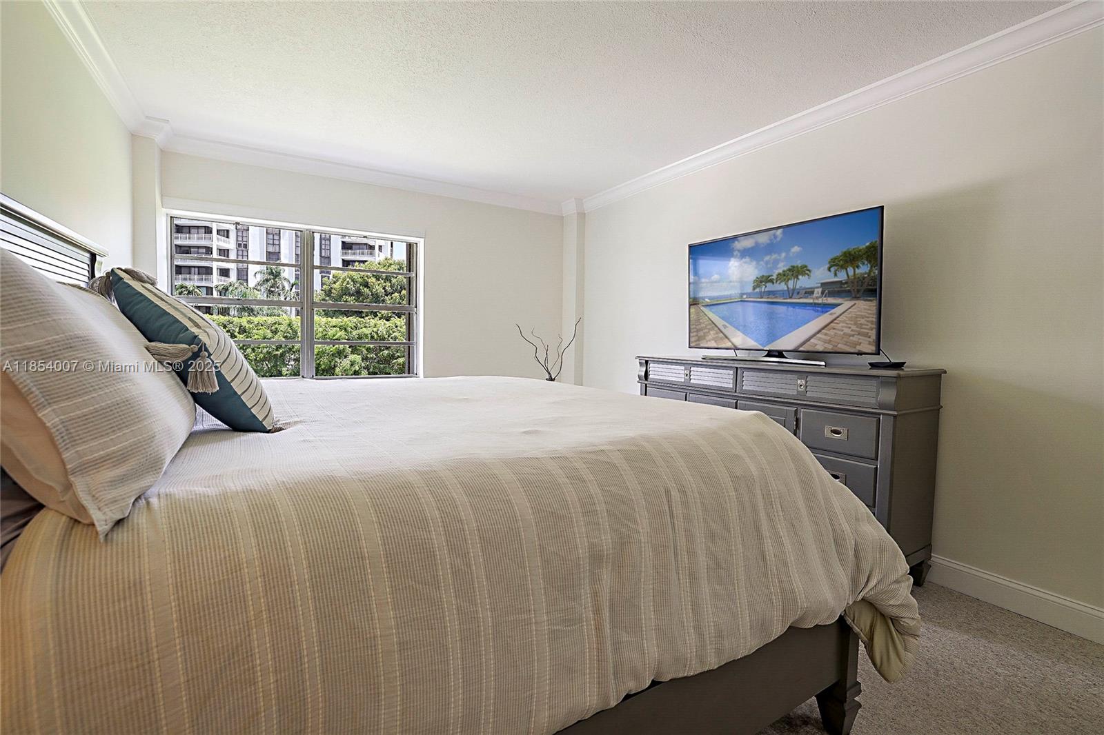 THE SHORES CONDO - Residential