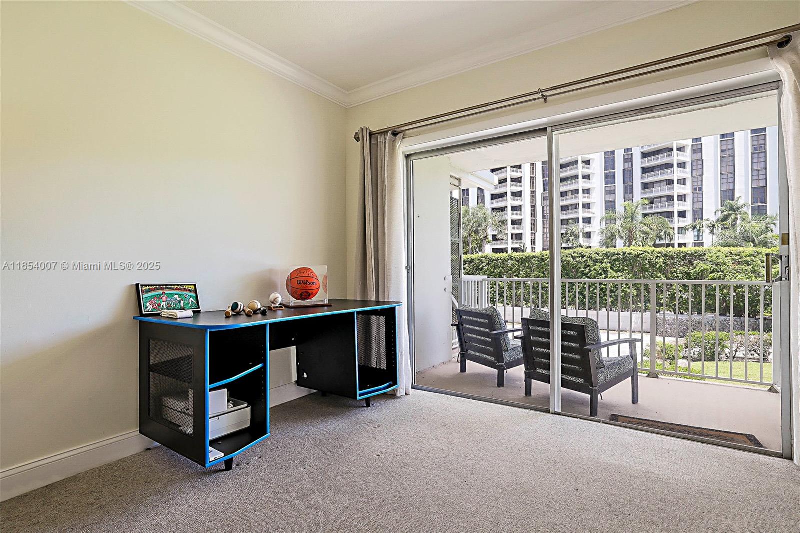 THE SHORES CONDO - Residential