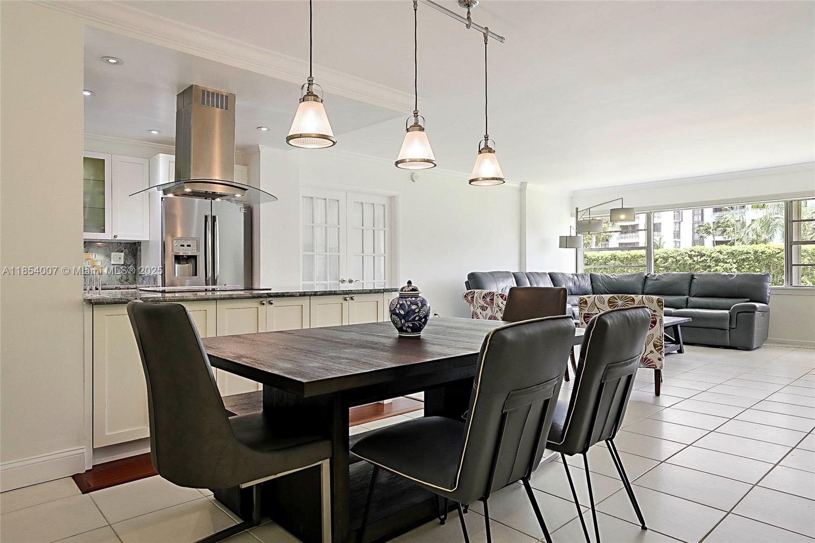 THE SHORES CONDO - Residential