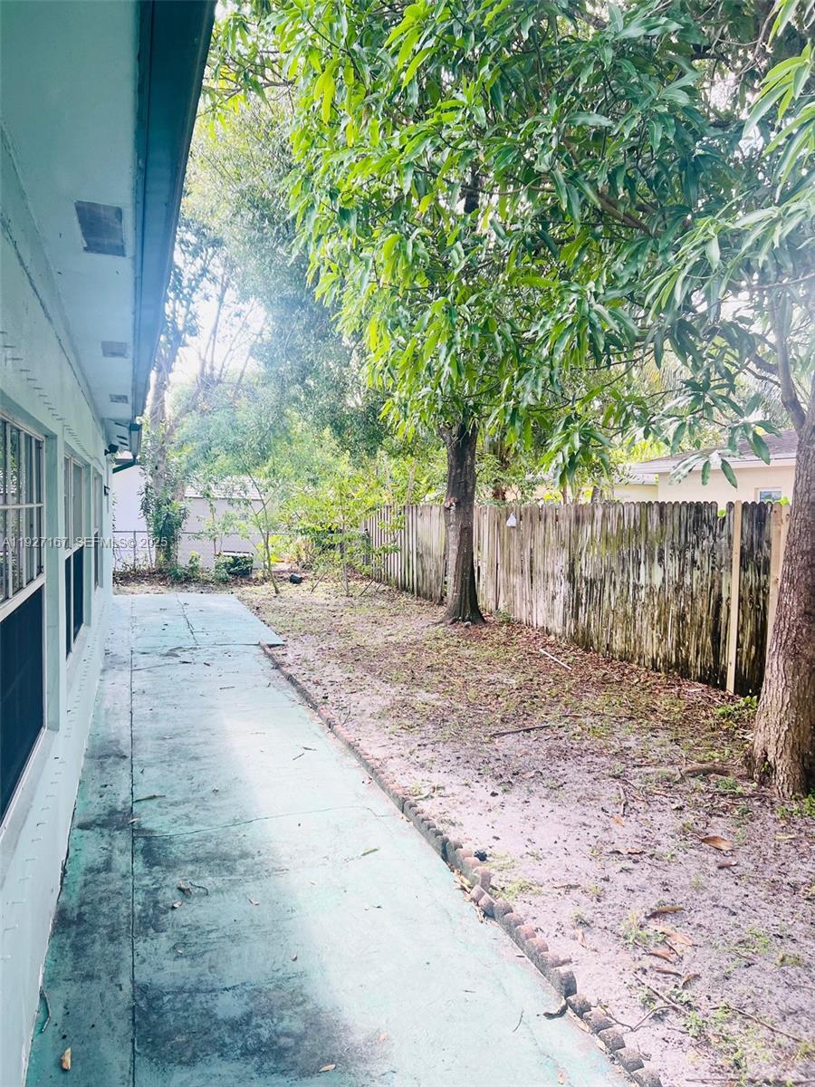 OAKLAND HILLS 5 SEC - Residential Lease