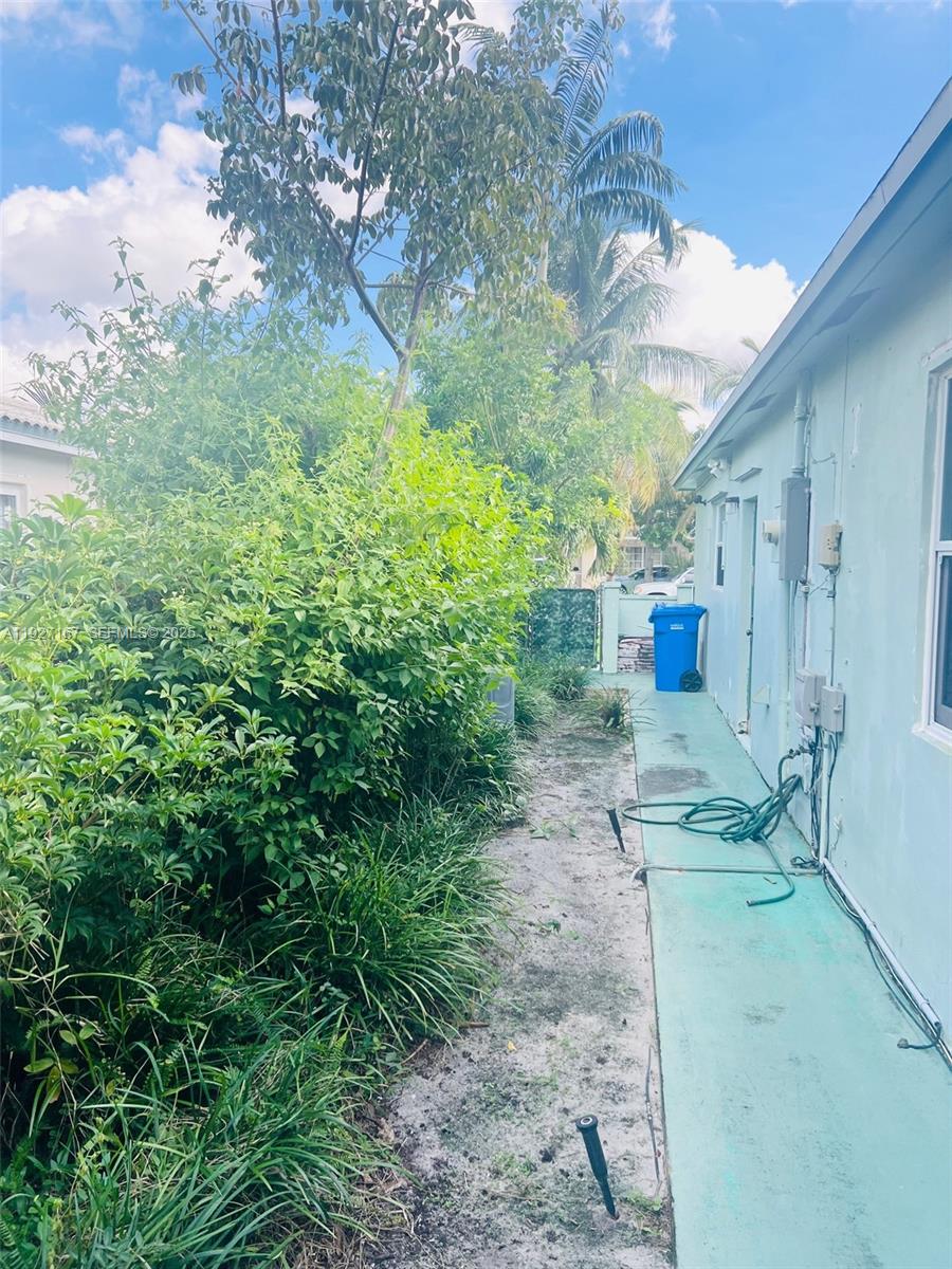 OAKLAND HILLS 5 SEC - Residential Lease