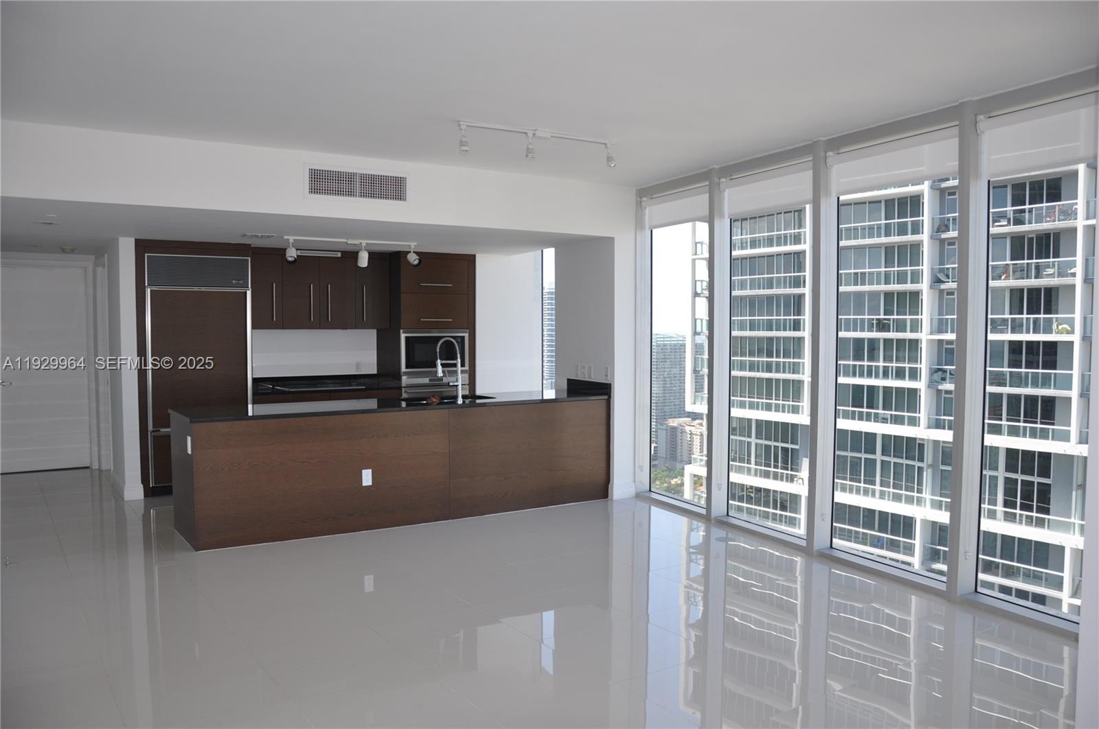 ICONBRICKELL CONDO NO 1 - Residential Lease