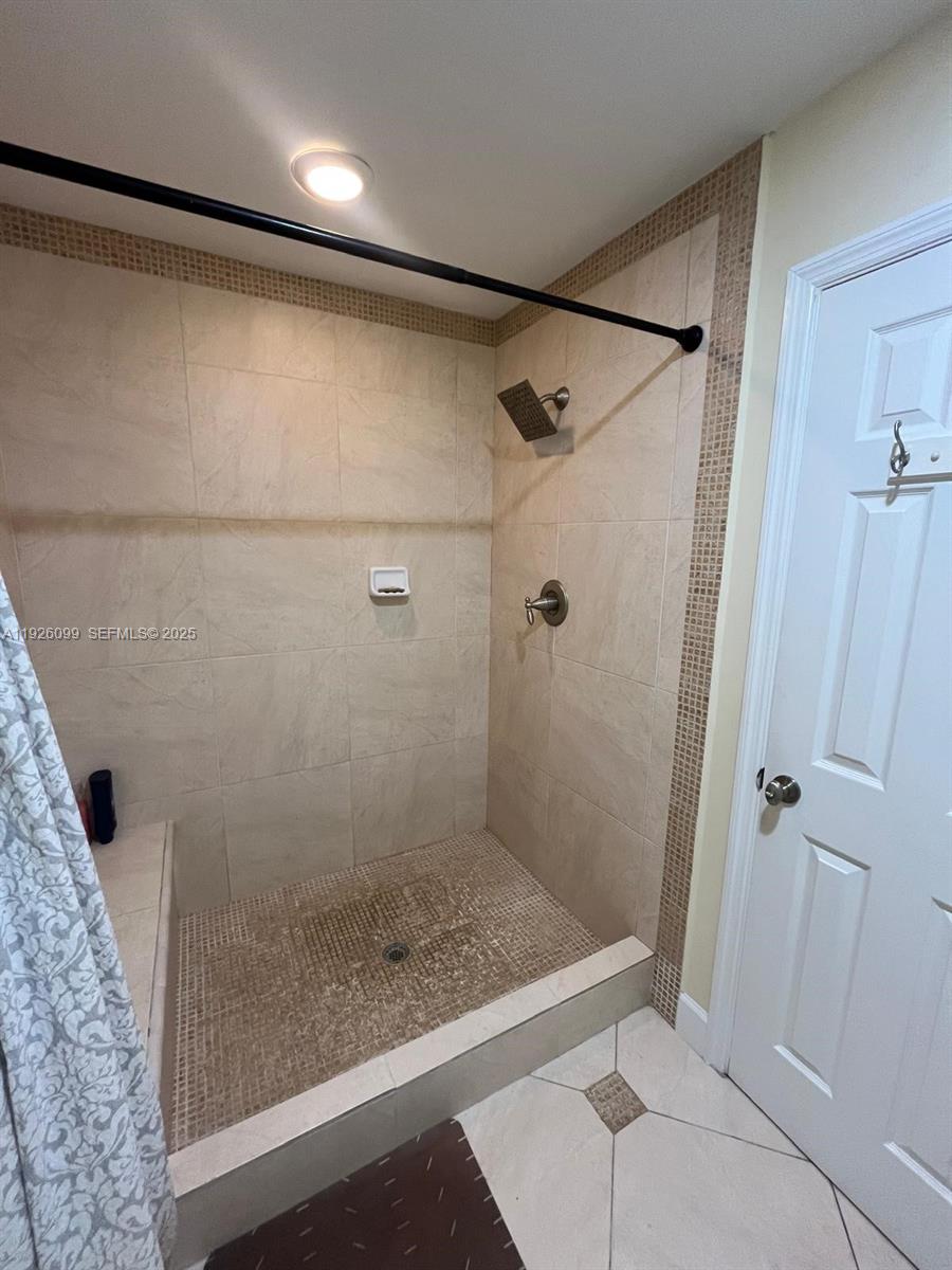 VILLAS OF BONAVENTURE AT - Residential Lease