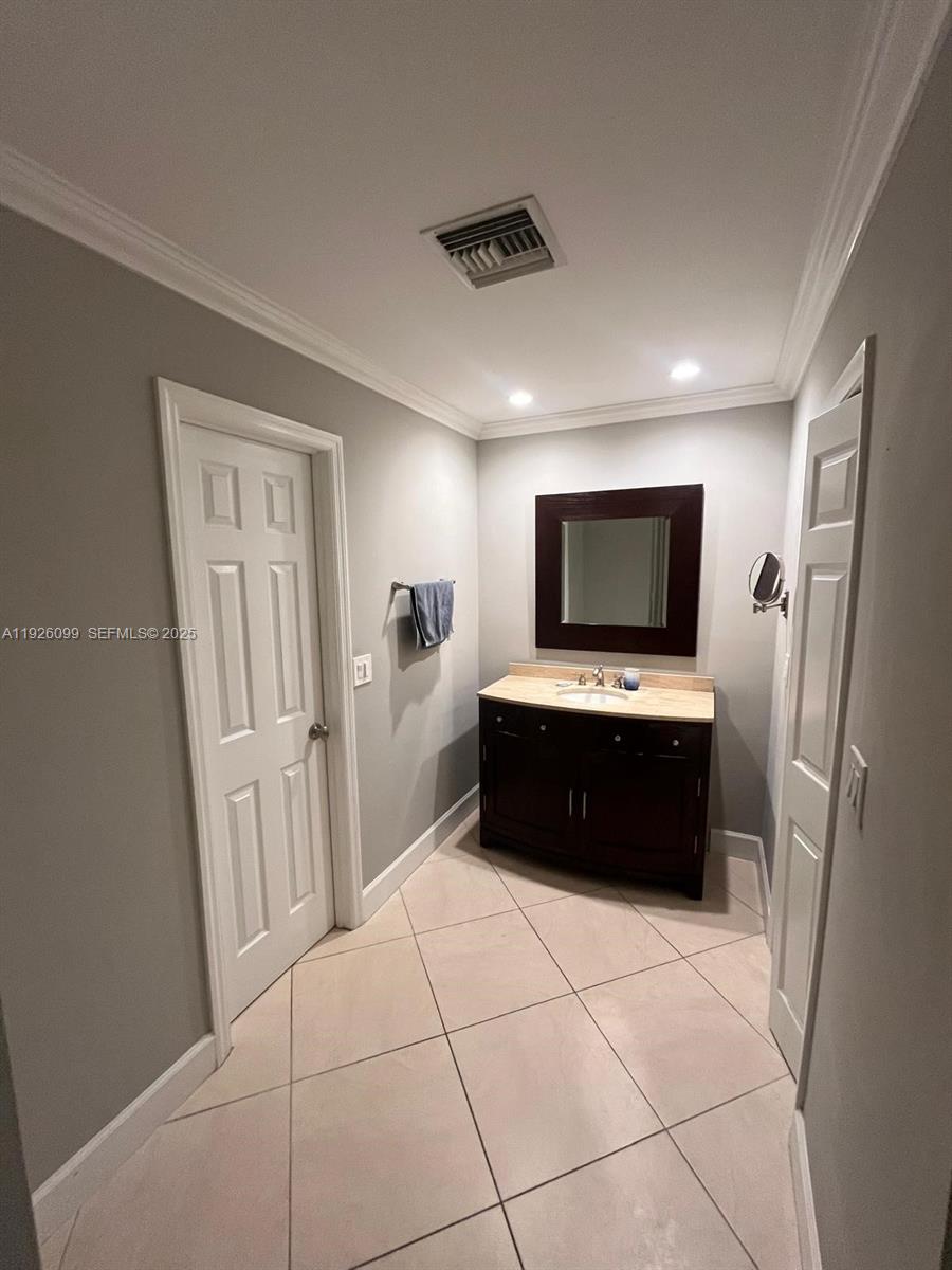 VILLAS OF BONAVENTURE AT - Residential Lease