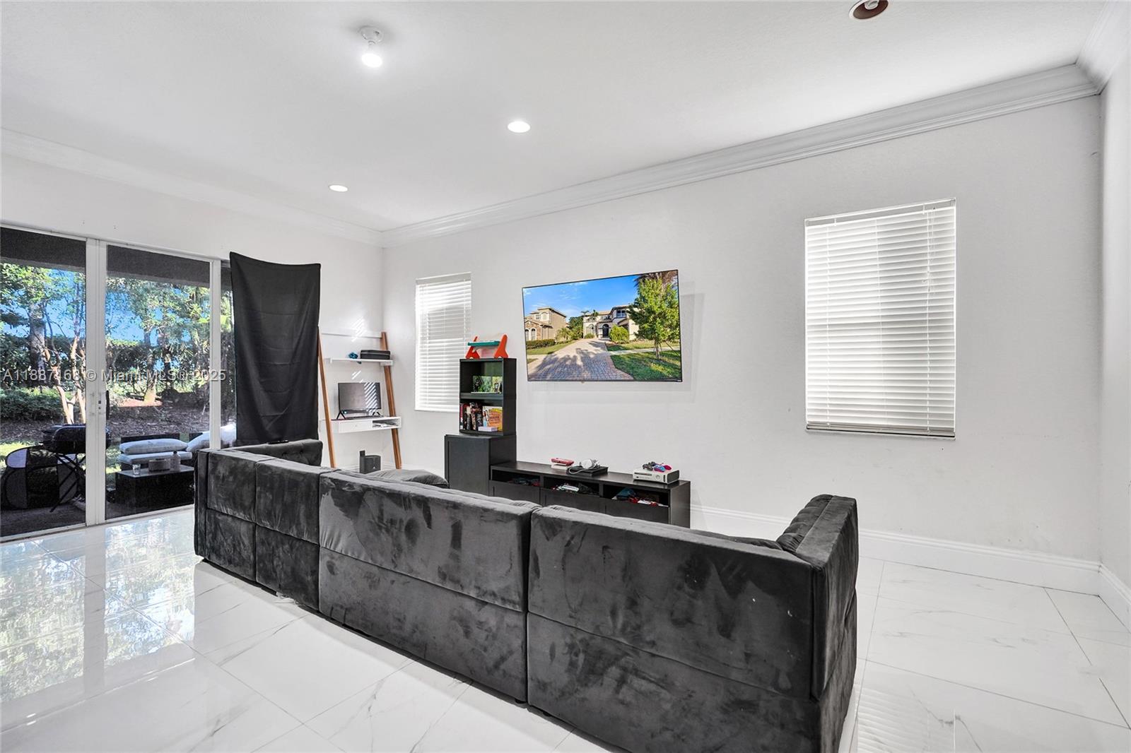 COUNTRYSIDE MEADOWS - Residential