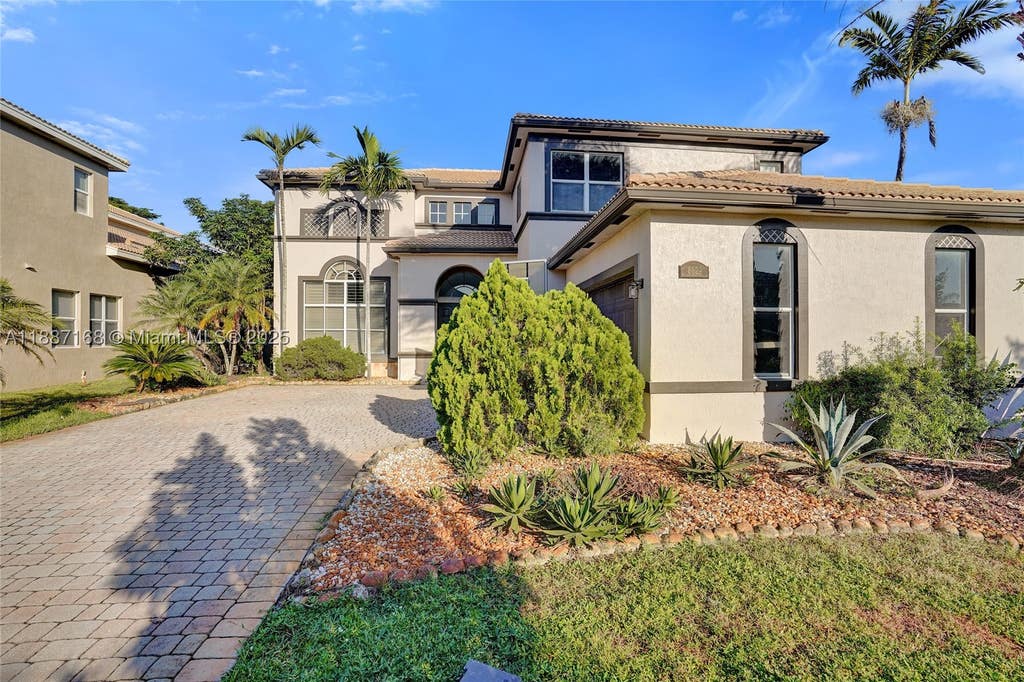 Photo of 8824 Cobblestone Point Cir, Boynton Beach, FL 33472 (MLS # A11887168)