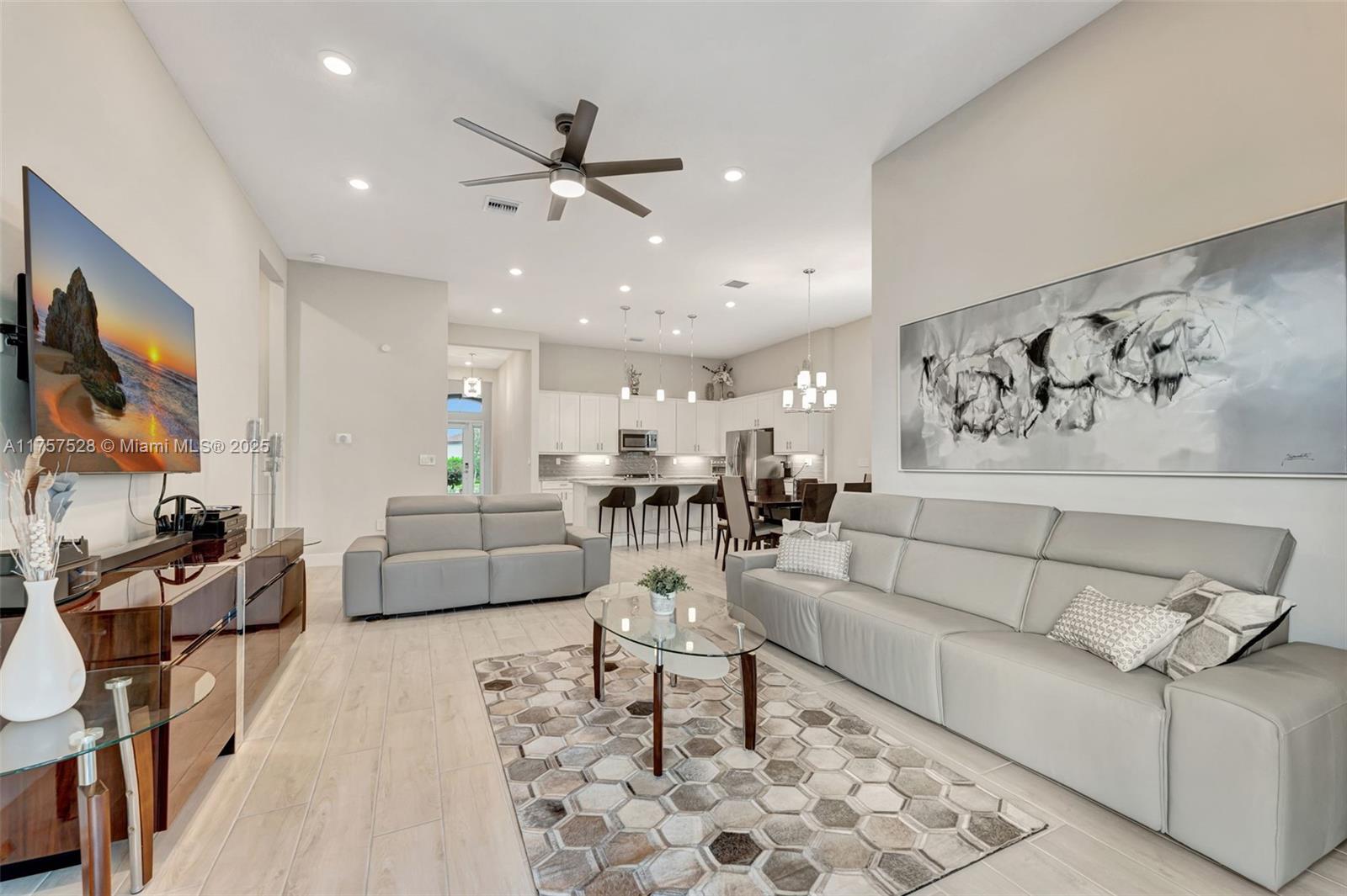 7415 Seacoast Dr