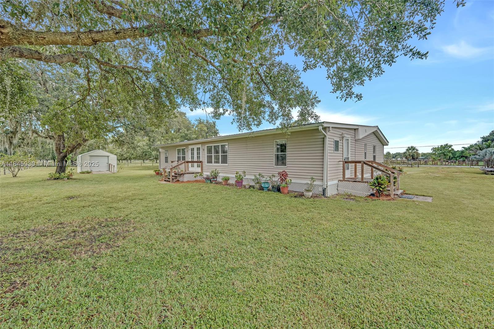 NORTH LABELLE GLADES - Residential