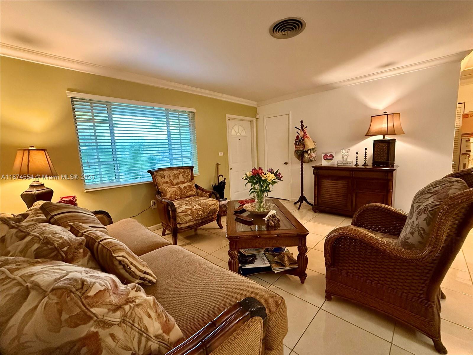 KENDALE LAKES SEC THREE - Residential