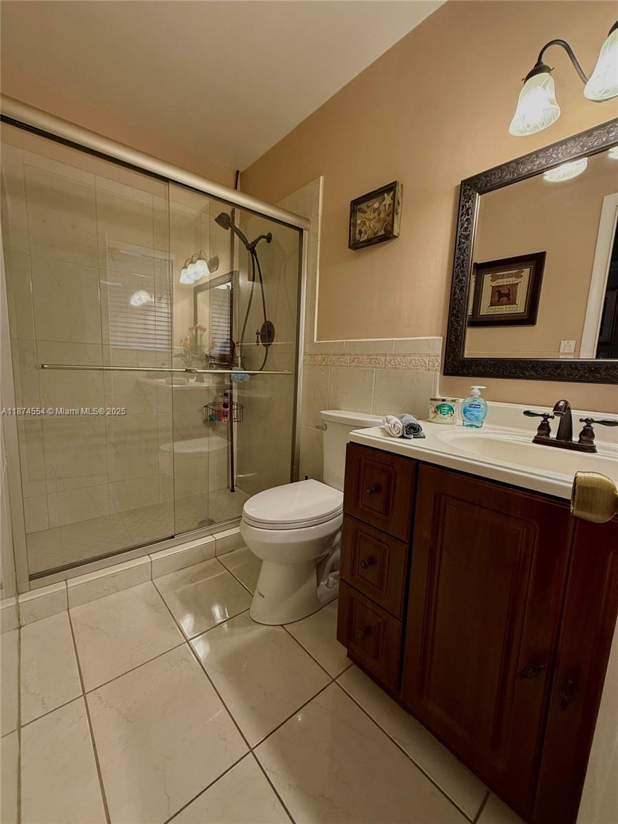 KENDALE LAKES SEC THREE - Residential