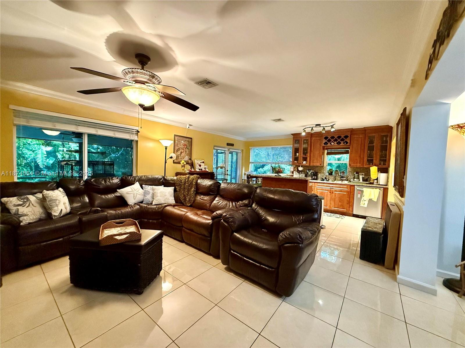 KENDALE LAKES SEC THREE - Residential