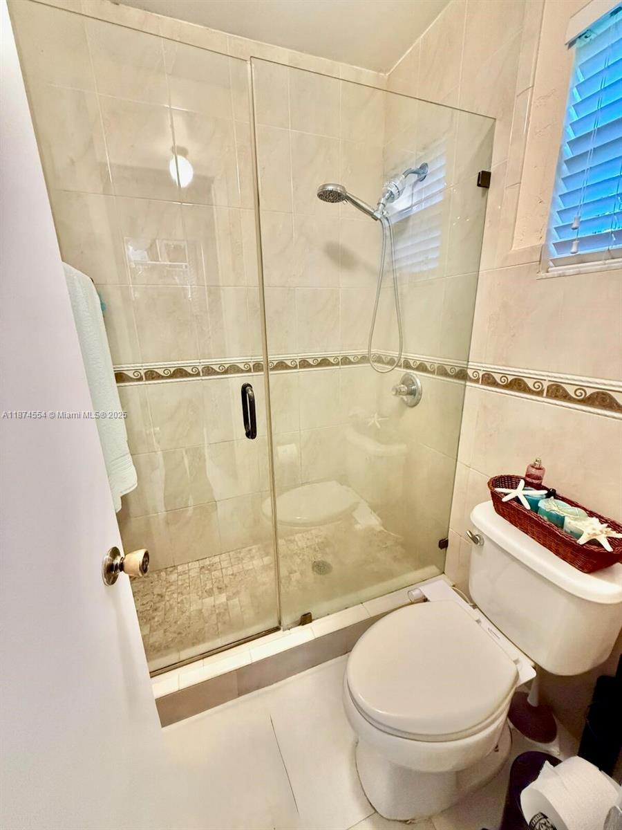 KENDALE LAKES SEC THREE - Residential