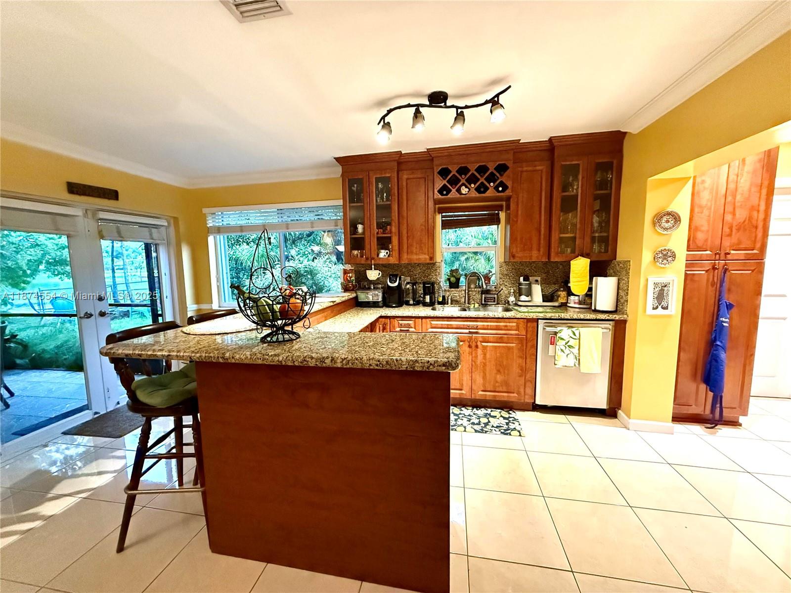 KENDALE LAKES SEC THREE - Residential