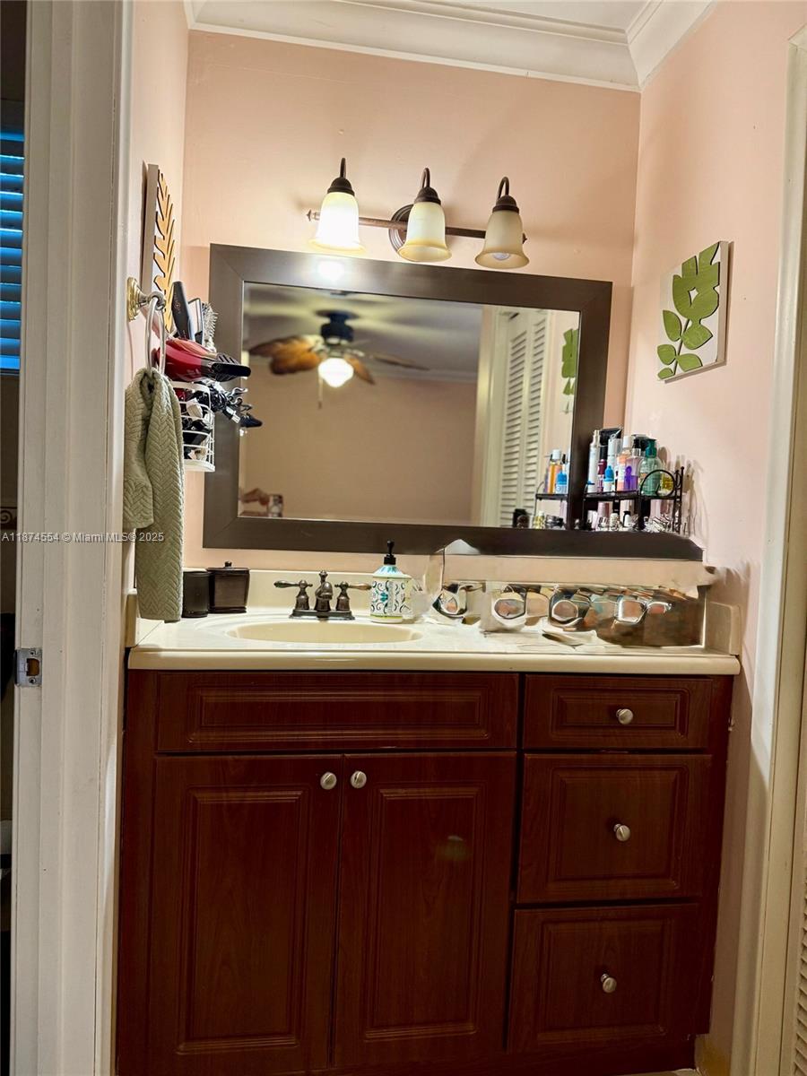 KENDALE LAKES SEC THREE - Residential