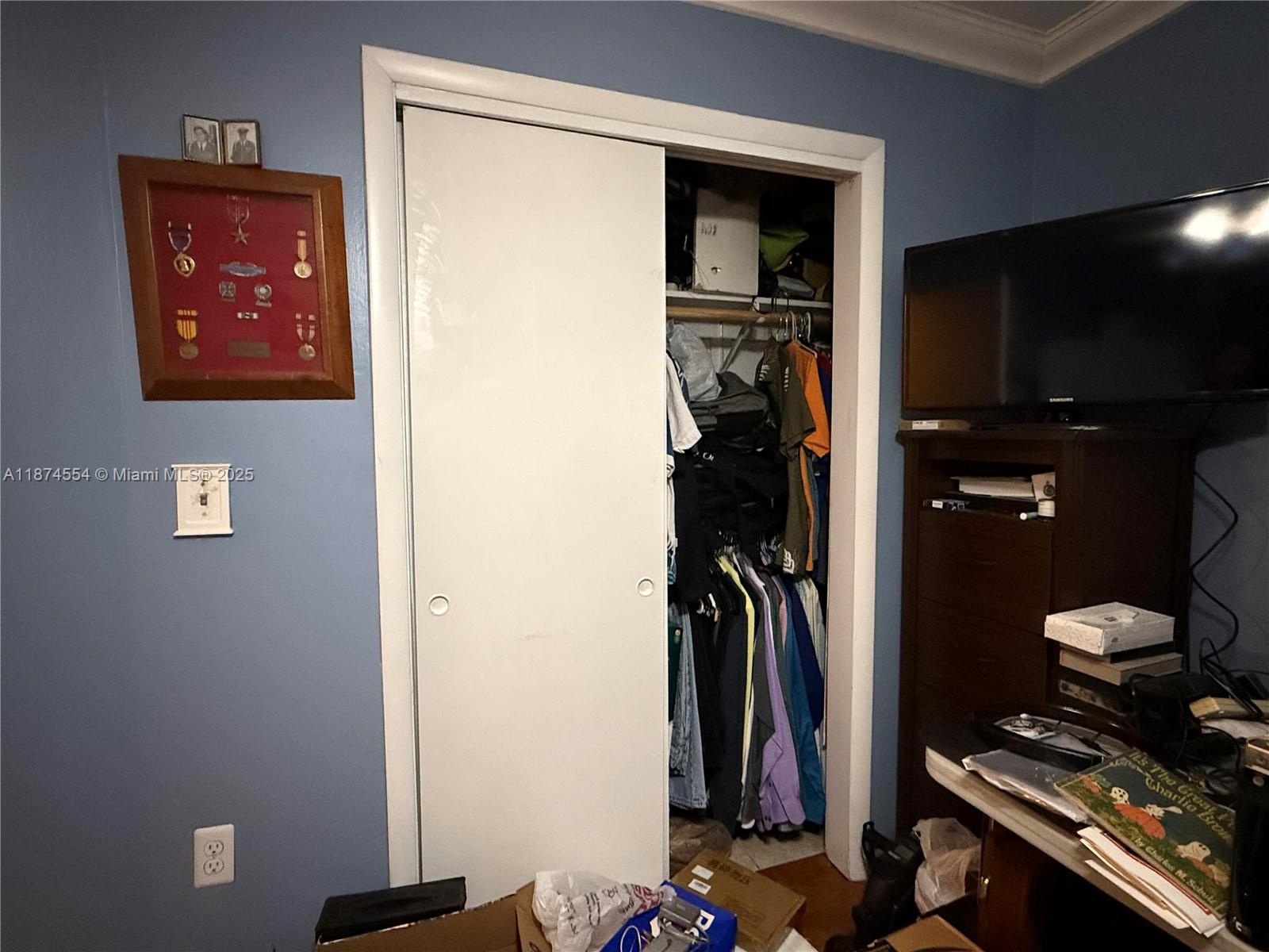 KENDALE LAKES SEC THREE - Residential