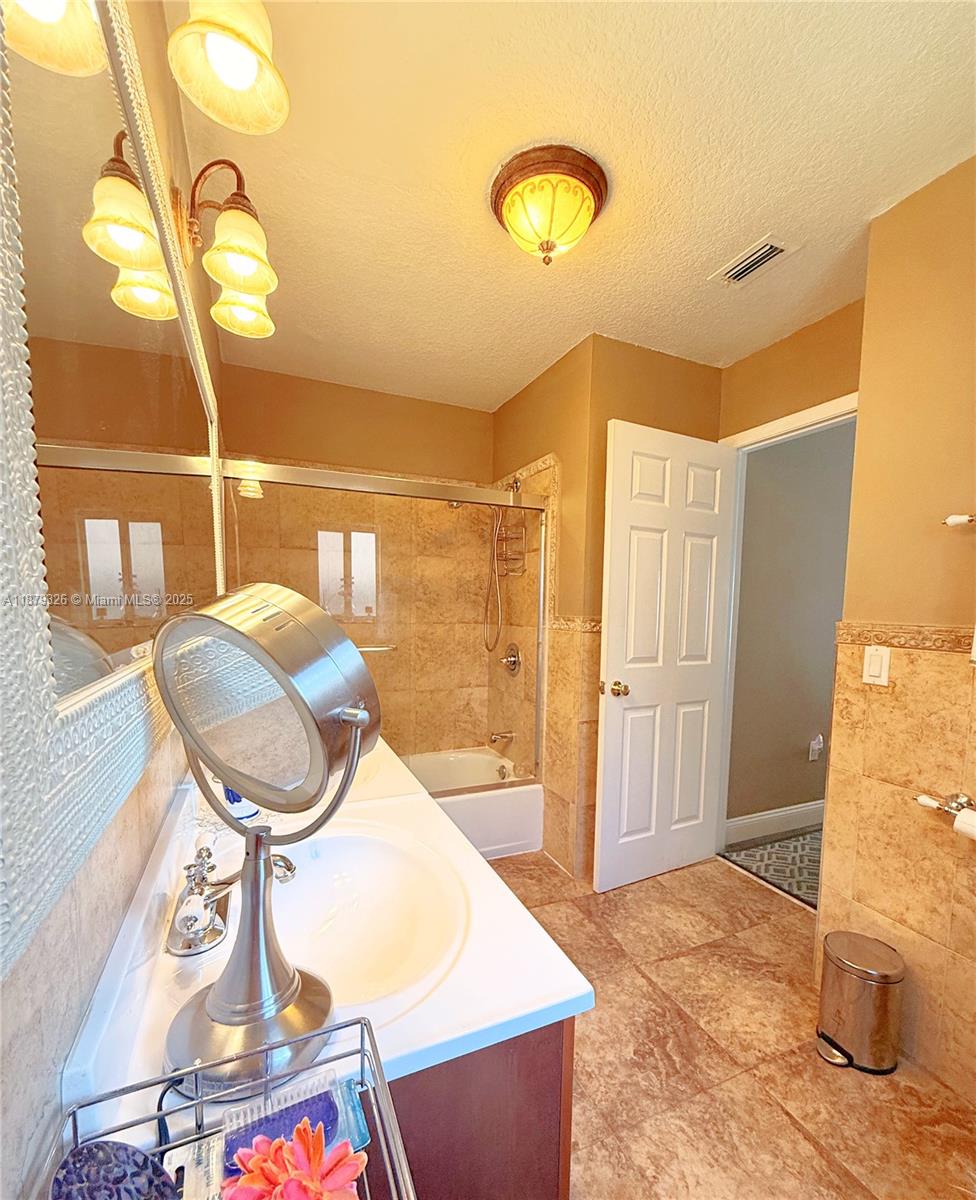 LUZ ESTELA SUB - Residential