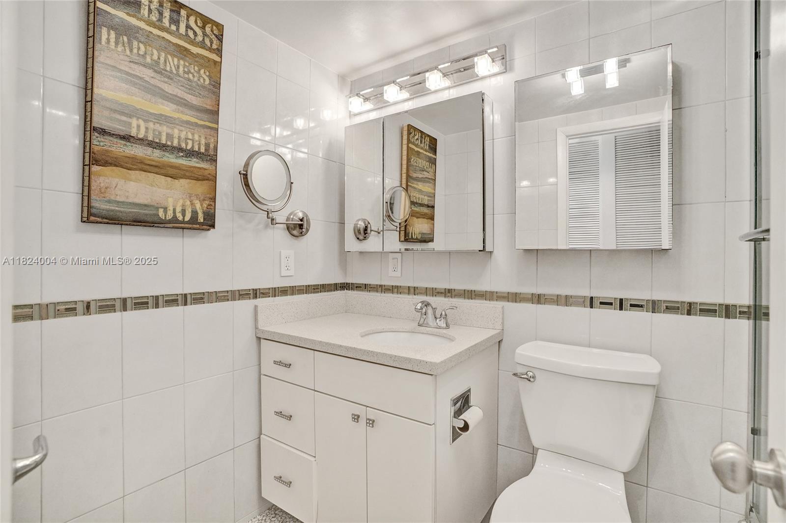 441 Collins Ave 4