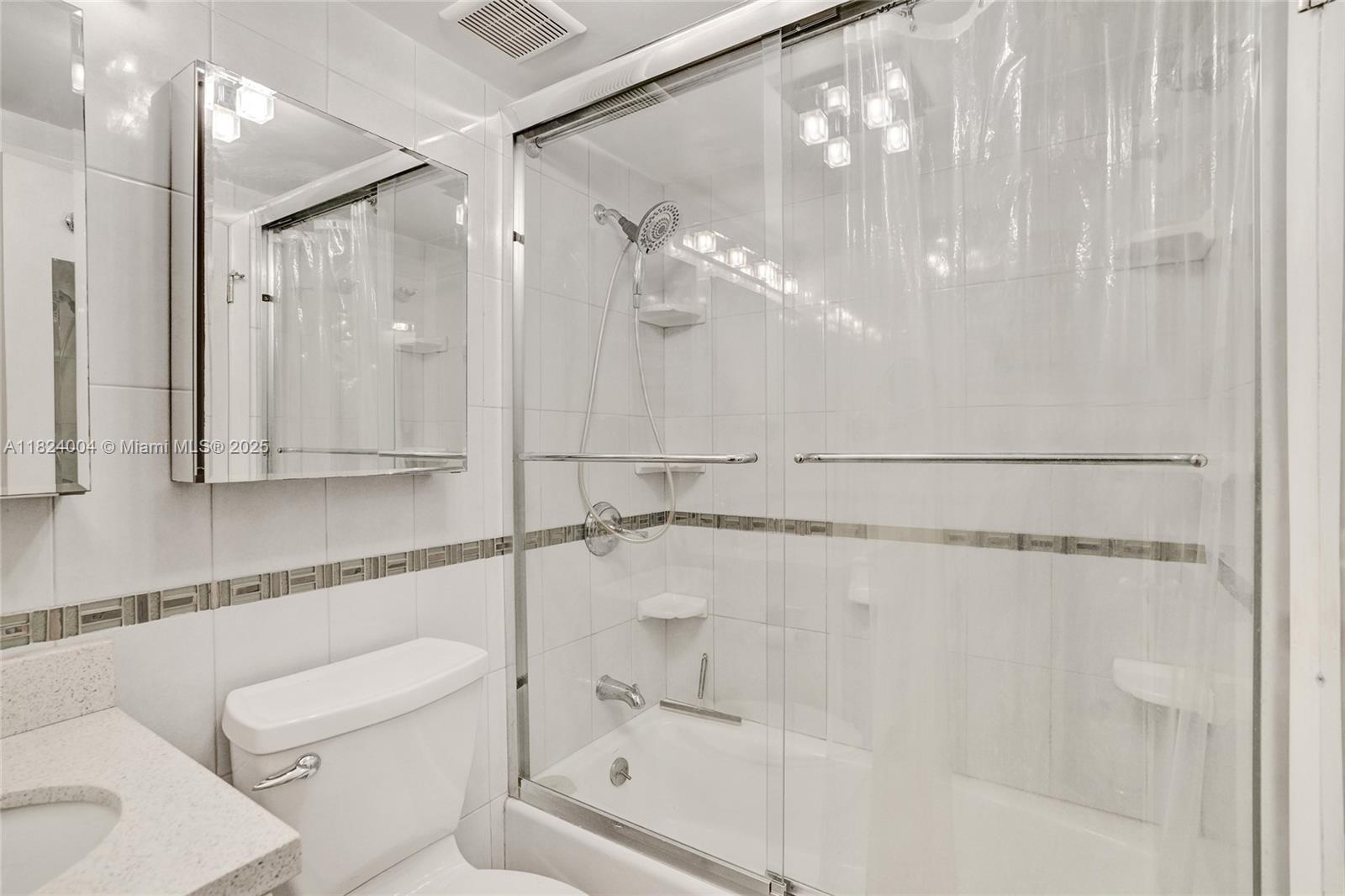 441 Collins Ave 4