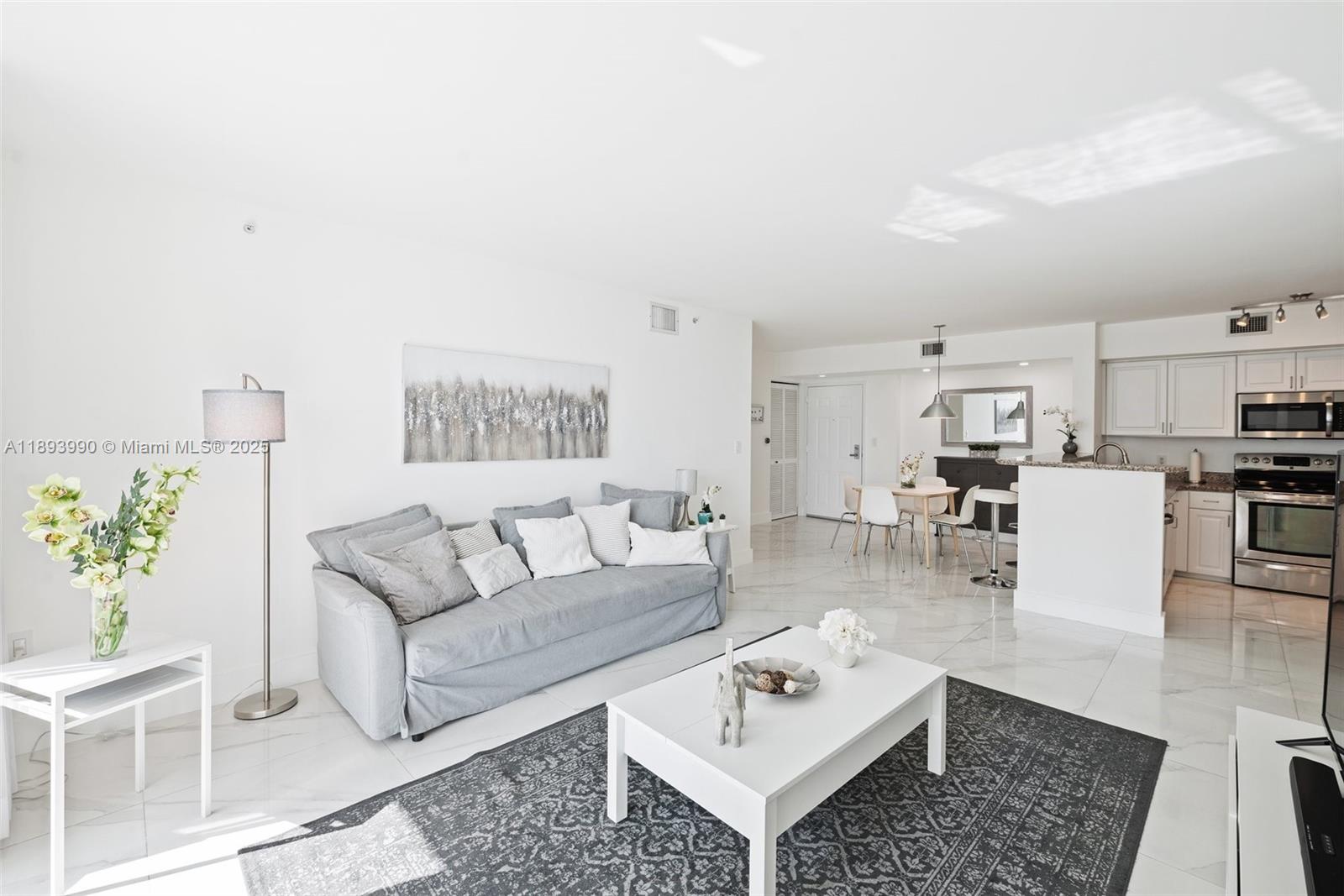 THE MARK ON BRICKELL COND - Residential