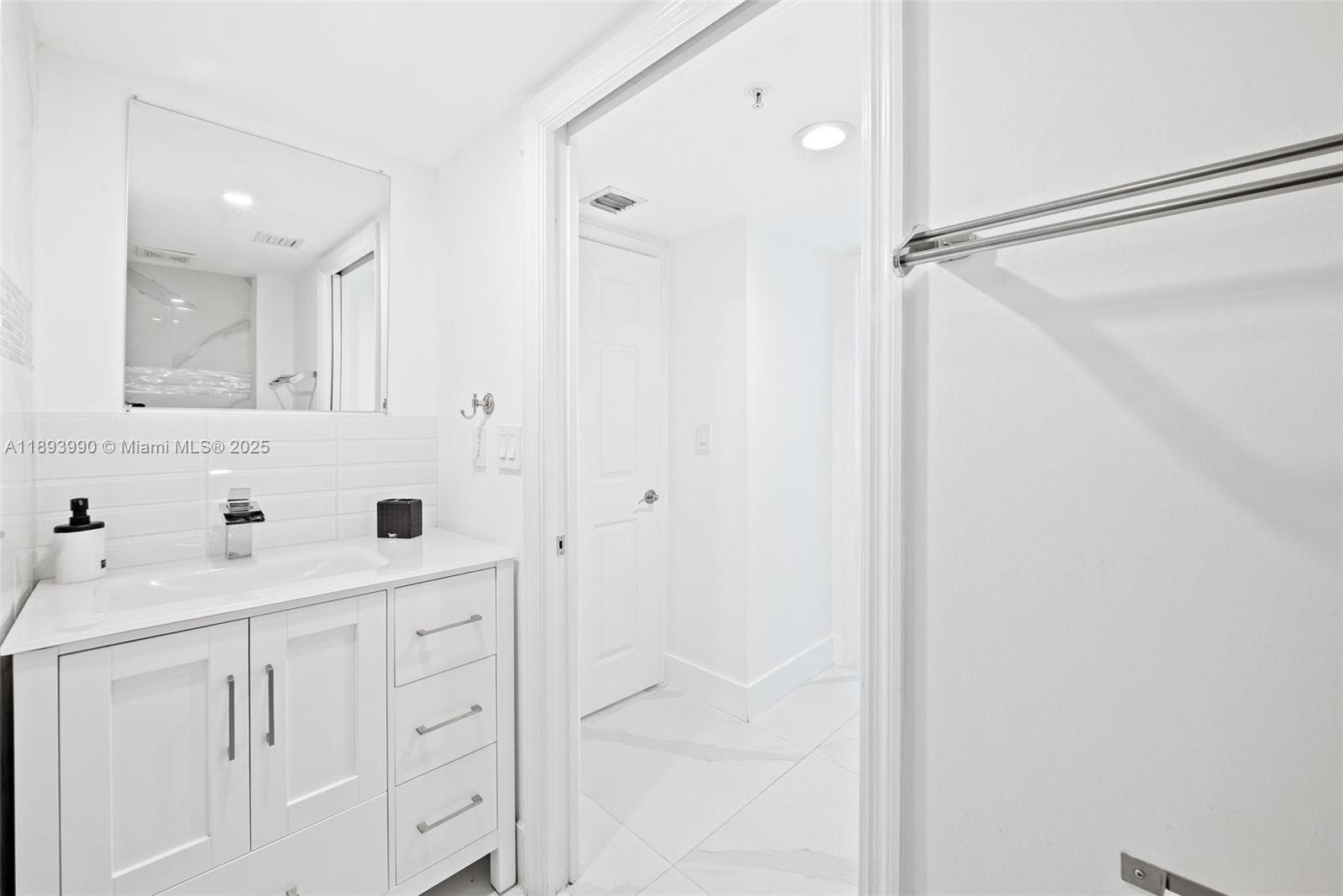 THE MARK ON BRICKELL COND - Residential