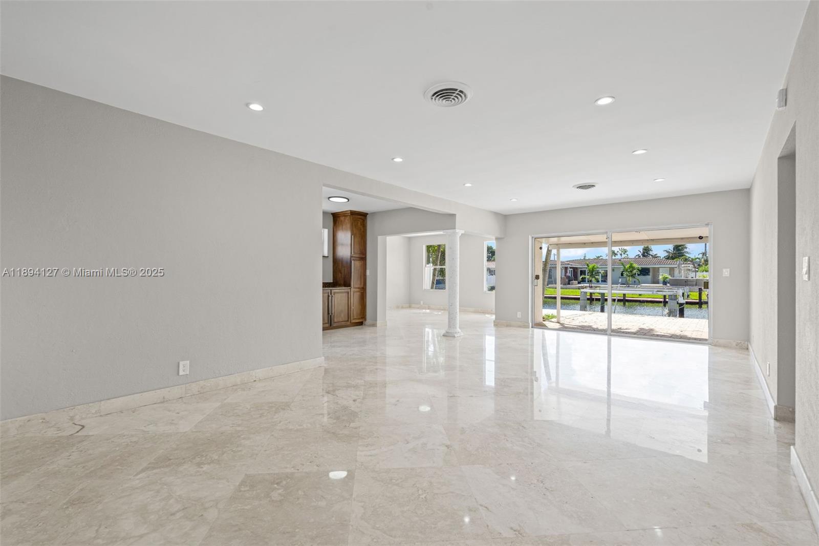 230 SE 9th St