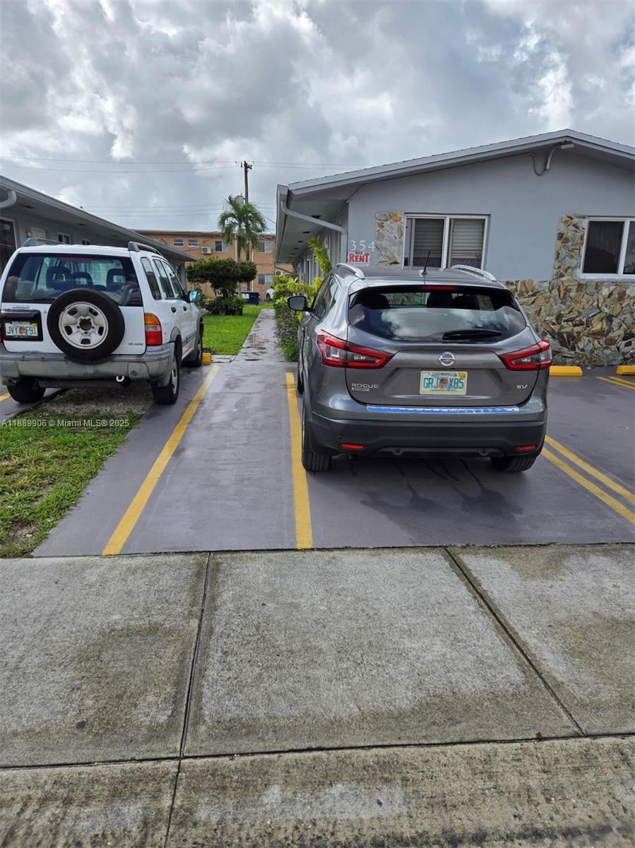 HIALEAH 9TH ADDN - Residential Lease