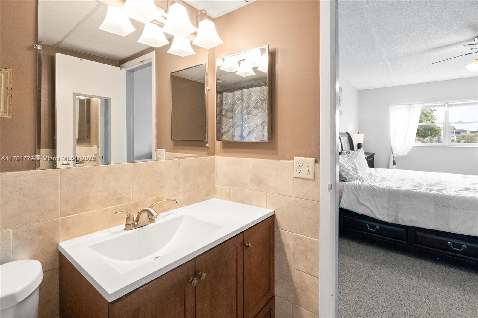 ORIOLE GOLF & TENNIS CLUB - Residential