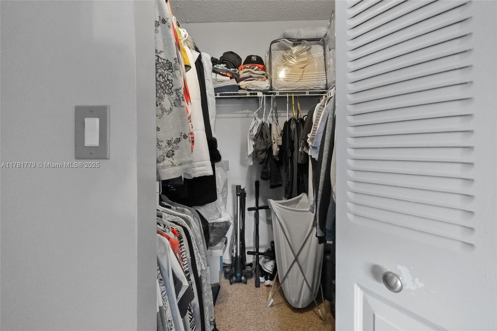 ORIOLE GOLF & TENNIS CLUB - Residential