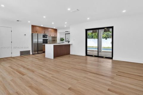 Photo of 7311 Fairway Blvd, Miramar, FL 33023 (MLS # A12013773)