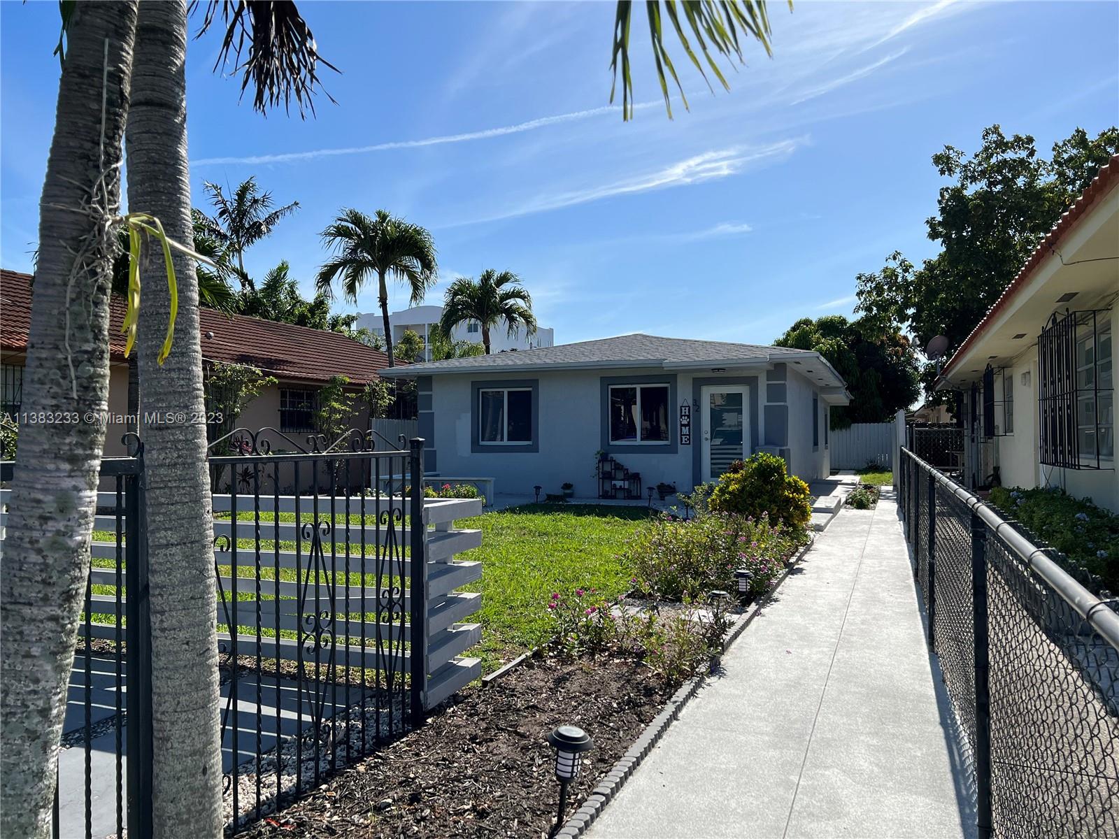 Beautiful 3 bedroom 2 bath home centrally located near Flagler, easy access to expressways, close to restaurants and malls. Totally updated with washer/ dryer , stainless steal appliances, adorable backyard with privacy A must see! Call listing agent for showing instructions.