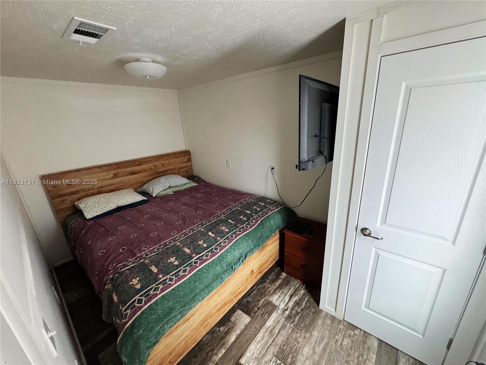 HOLIDAY LAKE AREA - Residential