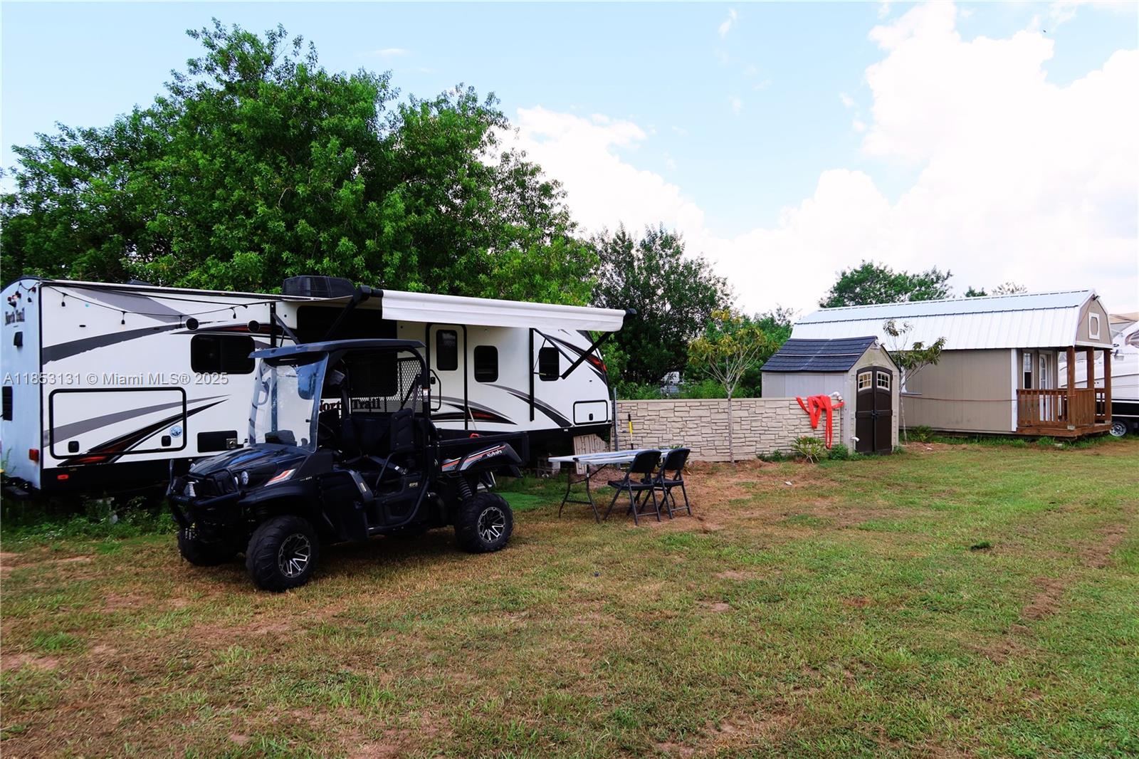 HOLIDAY LAKE AREA - Residential