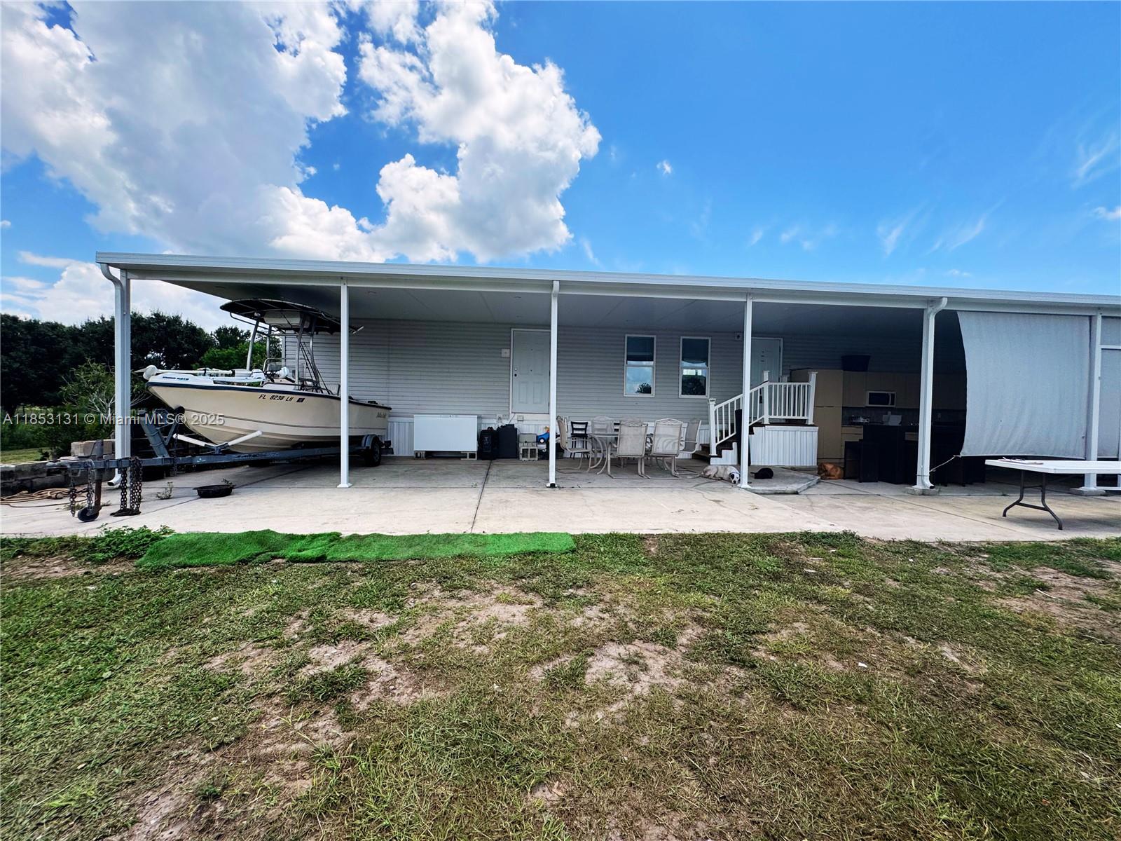 HOLIDAY LAKE AREA - Residential