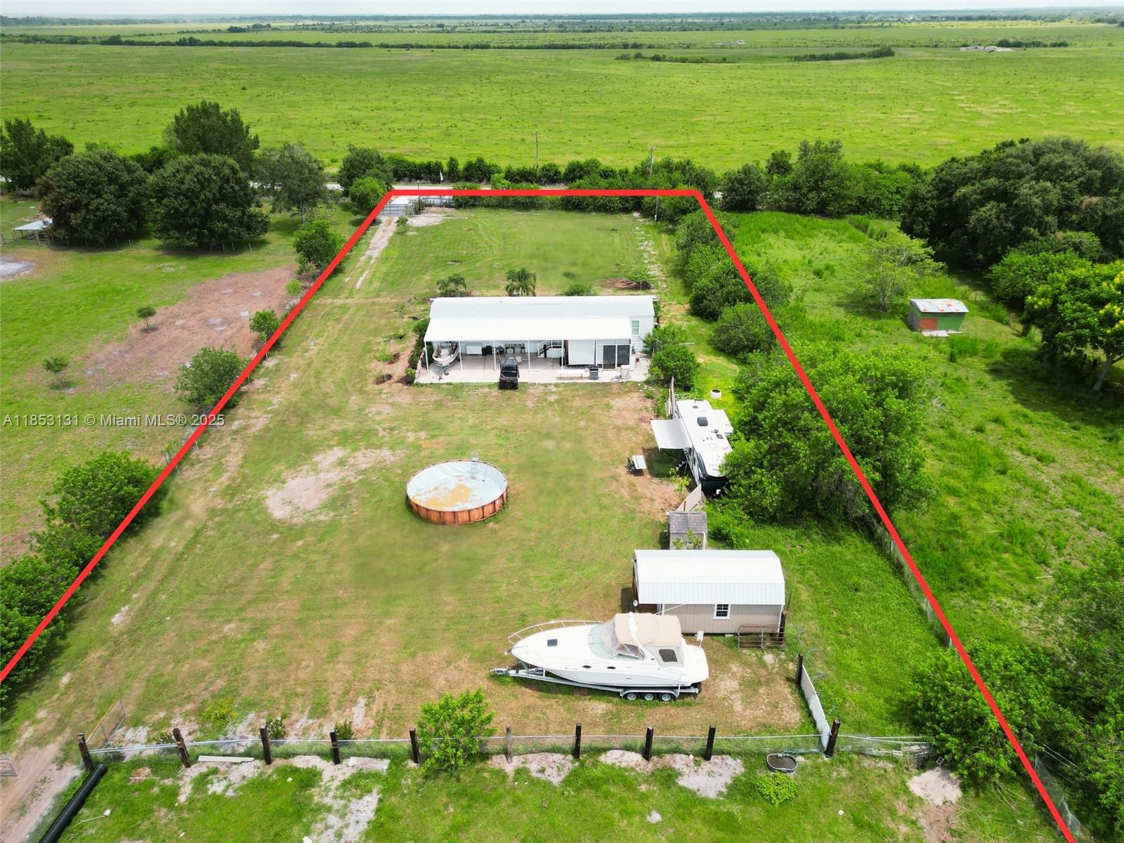 HOLIDAY LAKE AREA - Residential