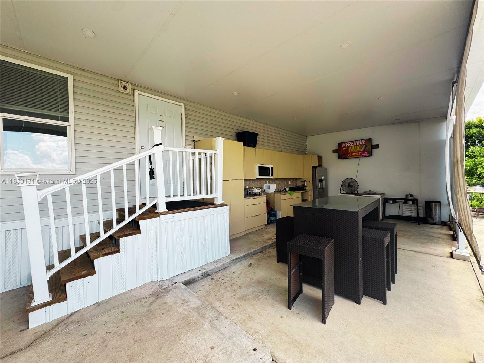 HOLIDAY LAKE AREA - Residential