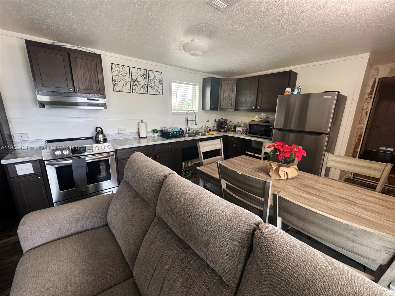 HOLIDAY LAKE AREA - Residential