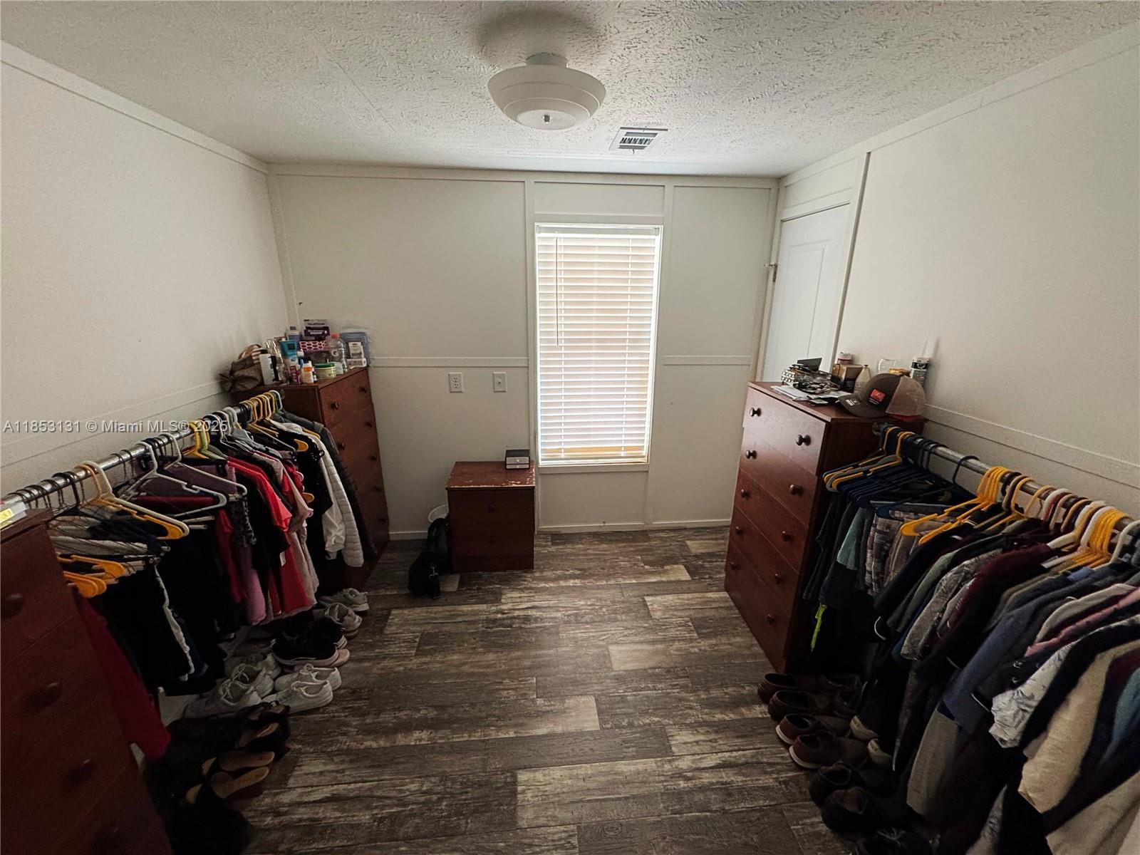 HOLIDAY LAKE AREA - Residential