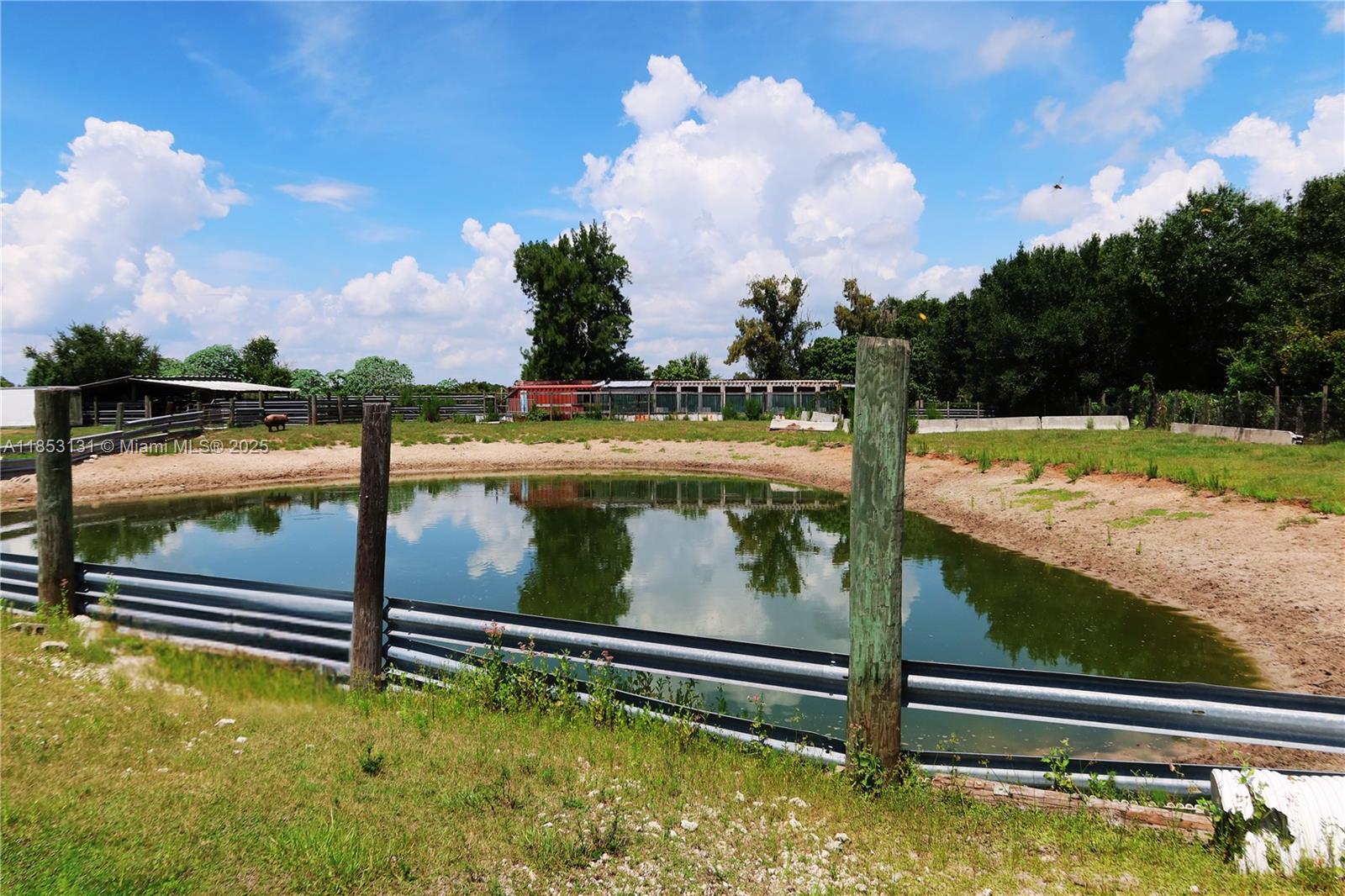 HOLIDAY LAKE AREA - Residential