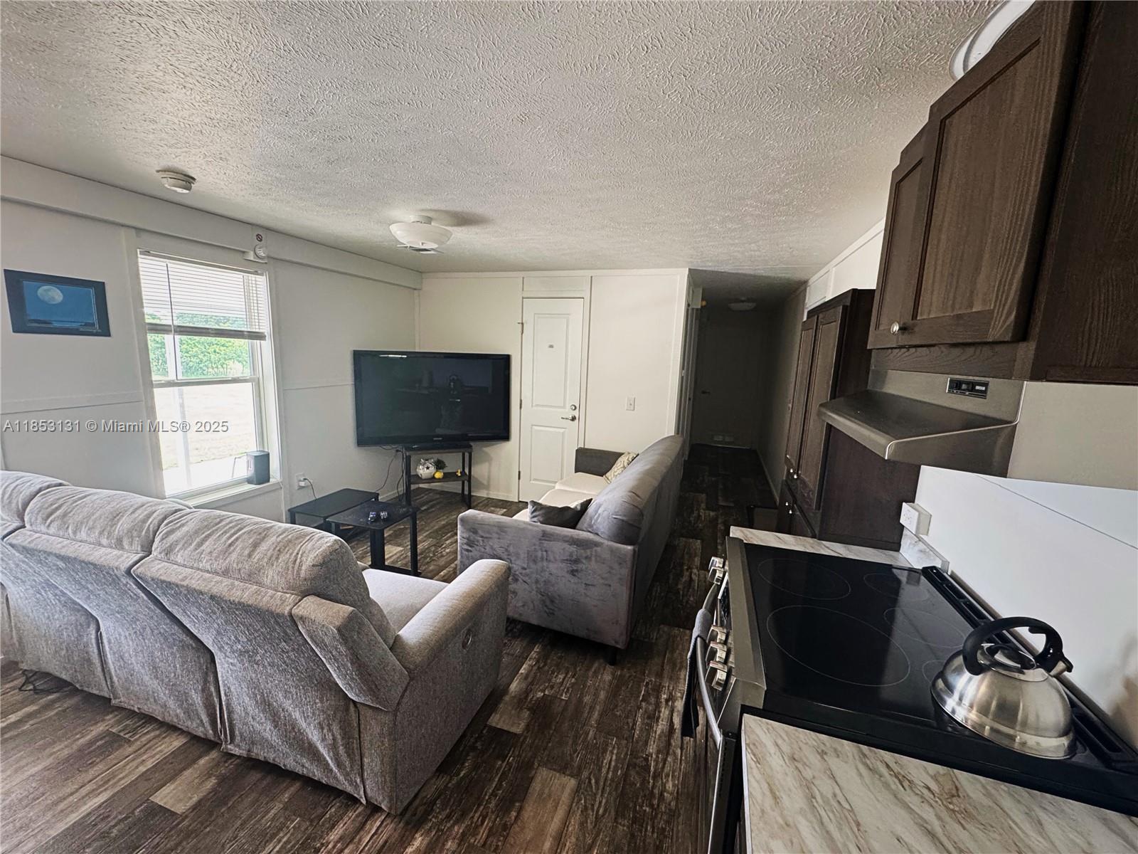 HOLIDAY LAKE AREA - Residential