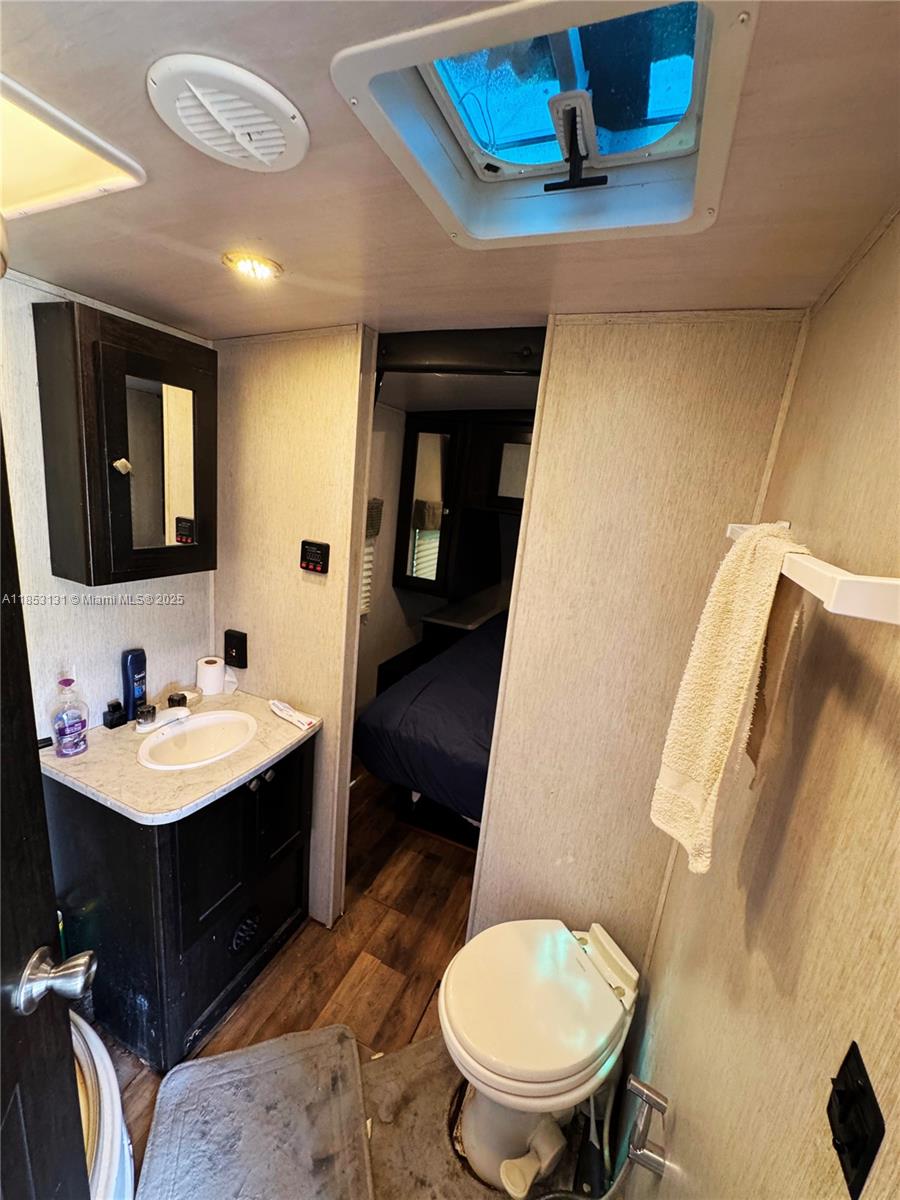 HOLIDAY LAKE AREA - Residential