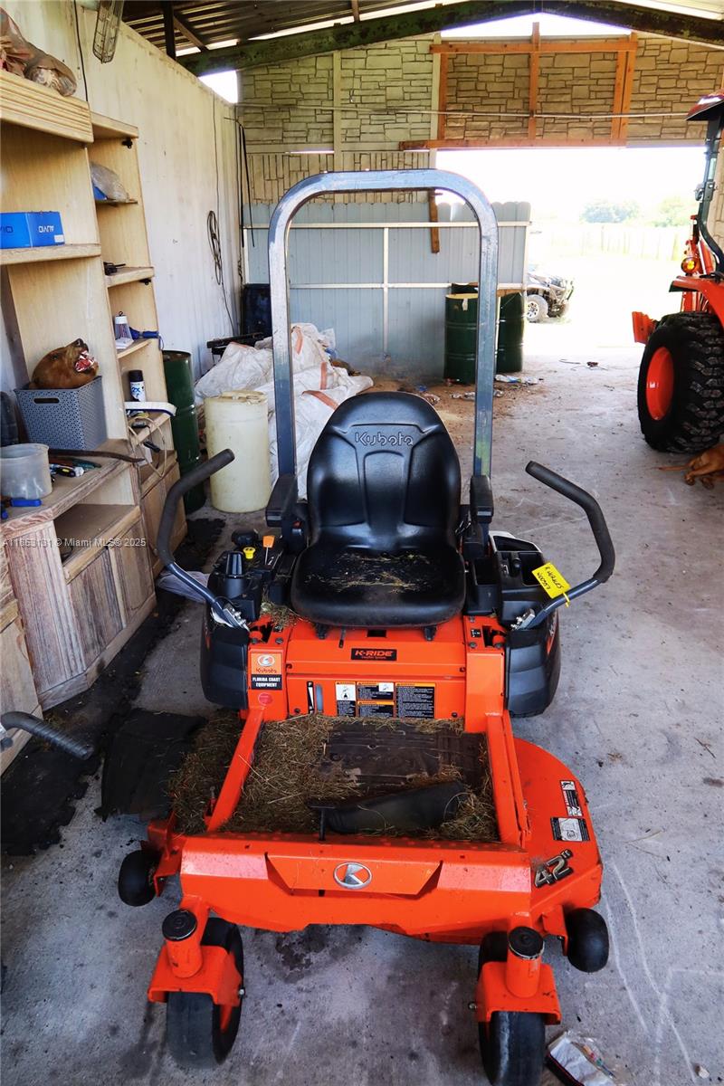 HOLIDAY LAKE AREA - Residential