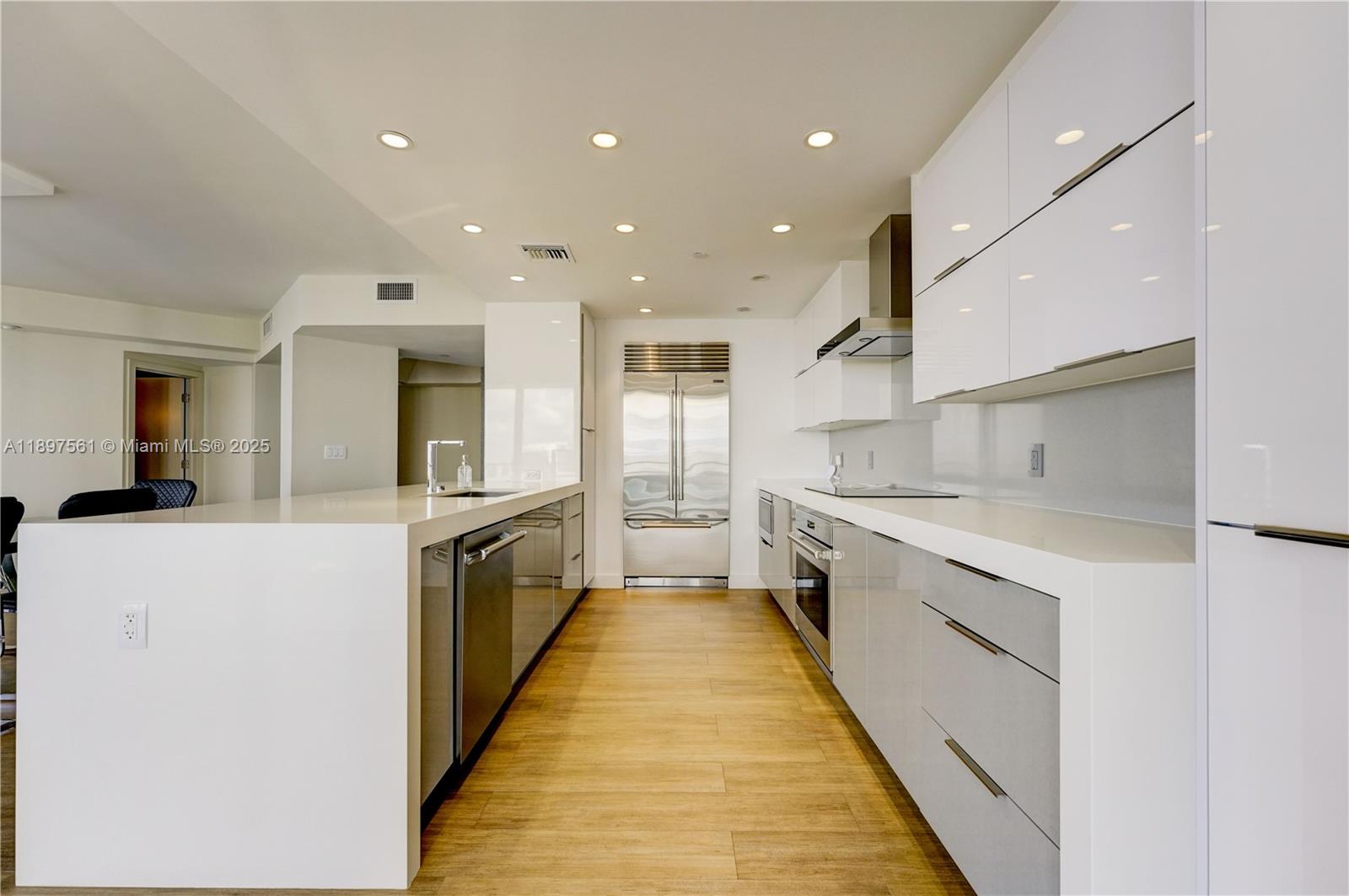 WILLIAMS ISLAND - Residential