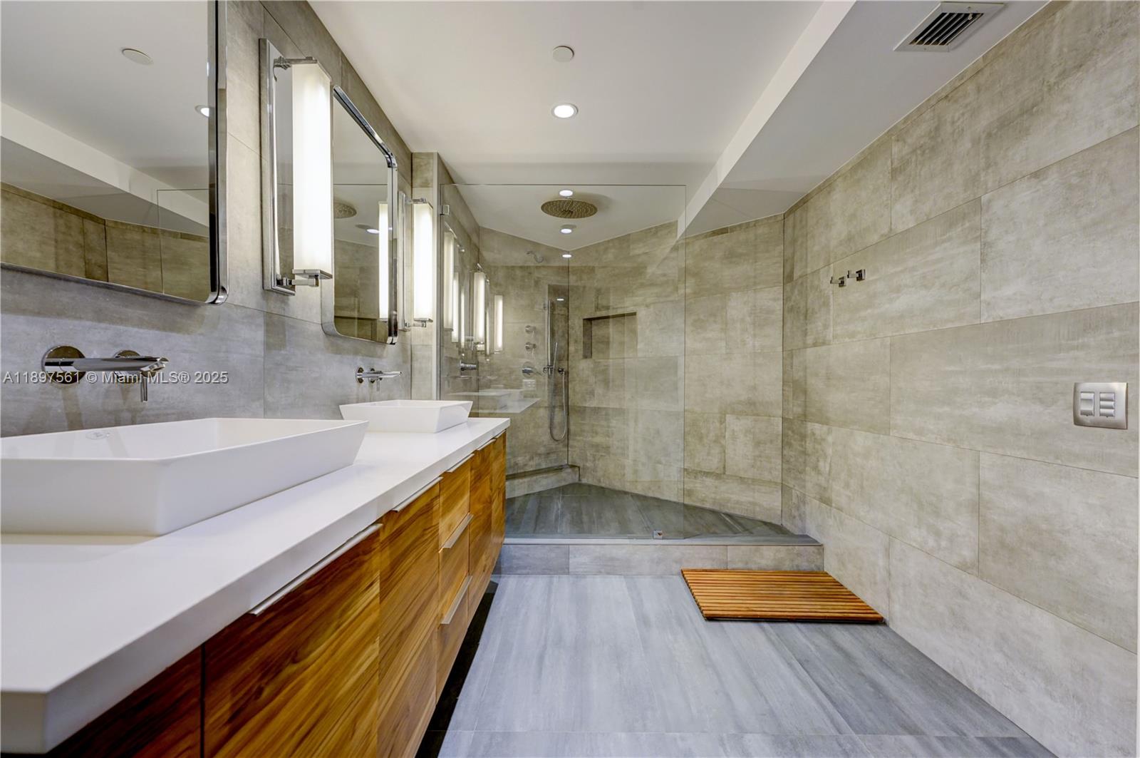 WILLIAMS ISLAND - Residential