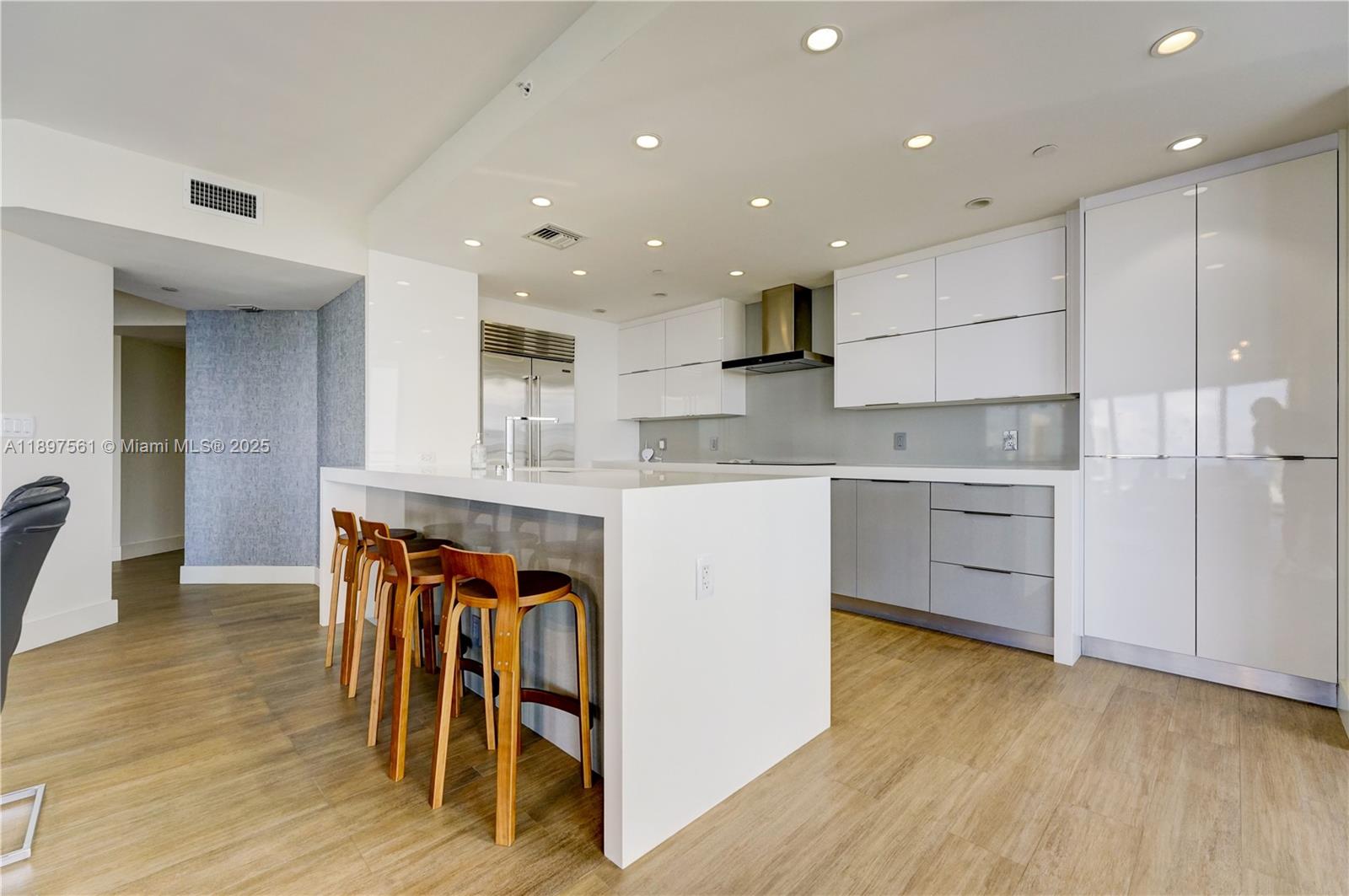 WILLIAMS ISLAND - Residential