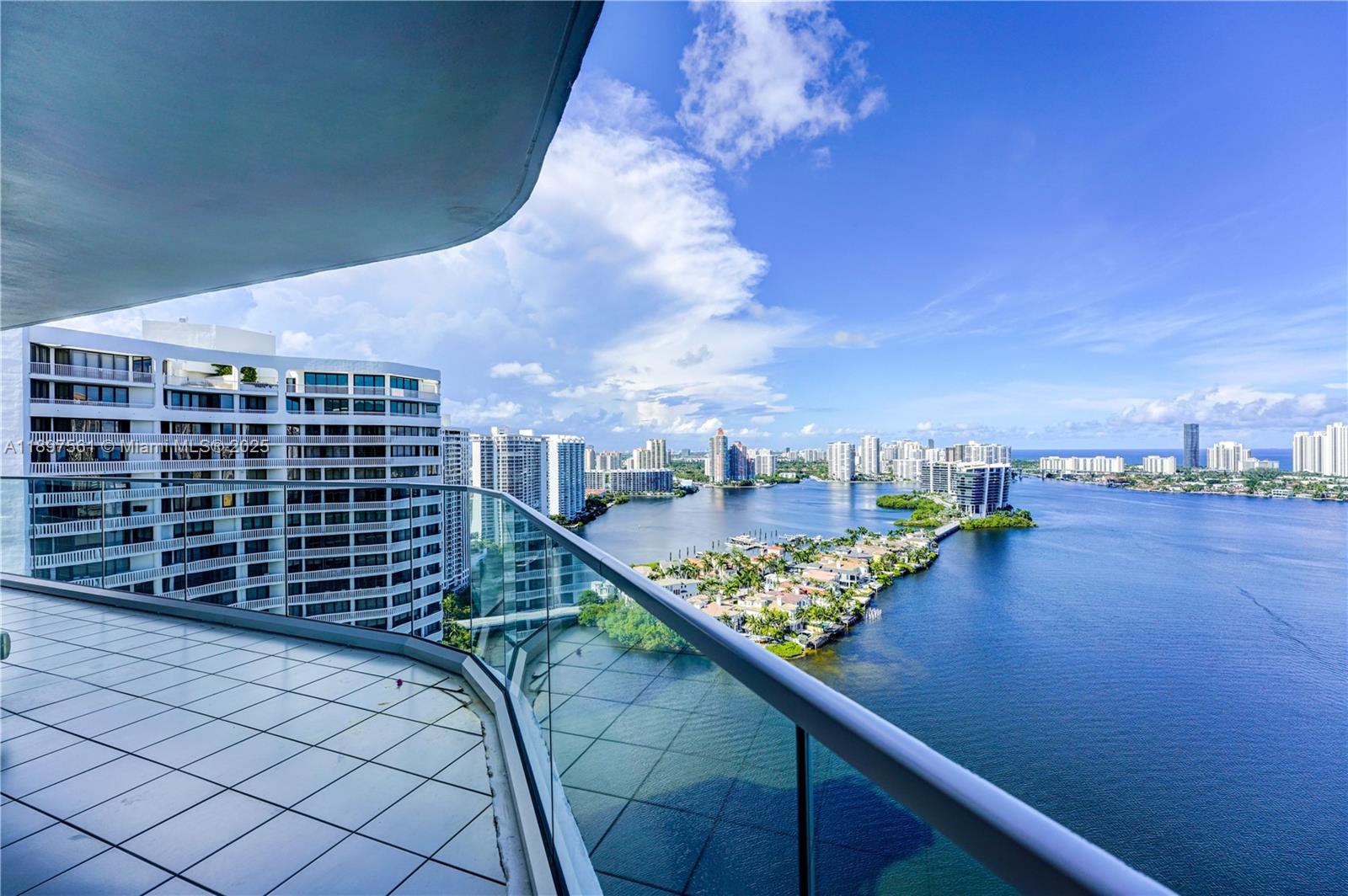 WILLIAMS ISLAND - Residential